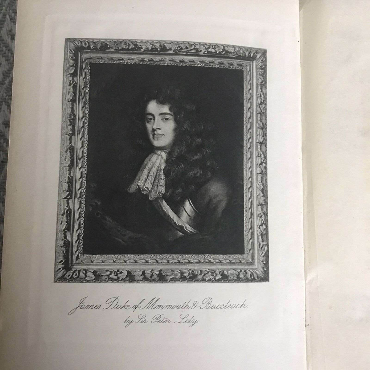 1914*1st* On The Left Of A Throne - Mrs. Evan Nepean(36 Illustrations) The Bodle - Honeyburn Books (UK)