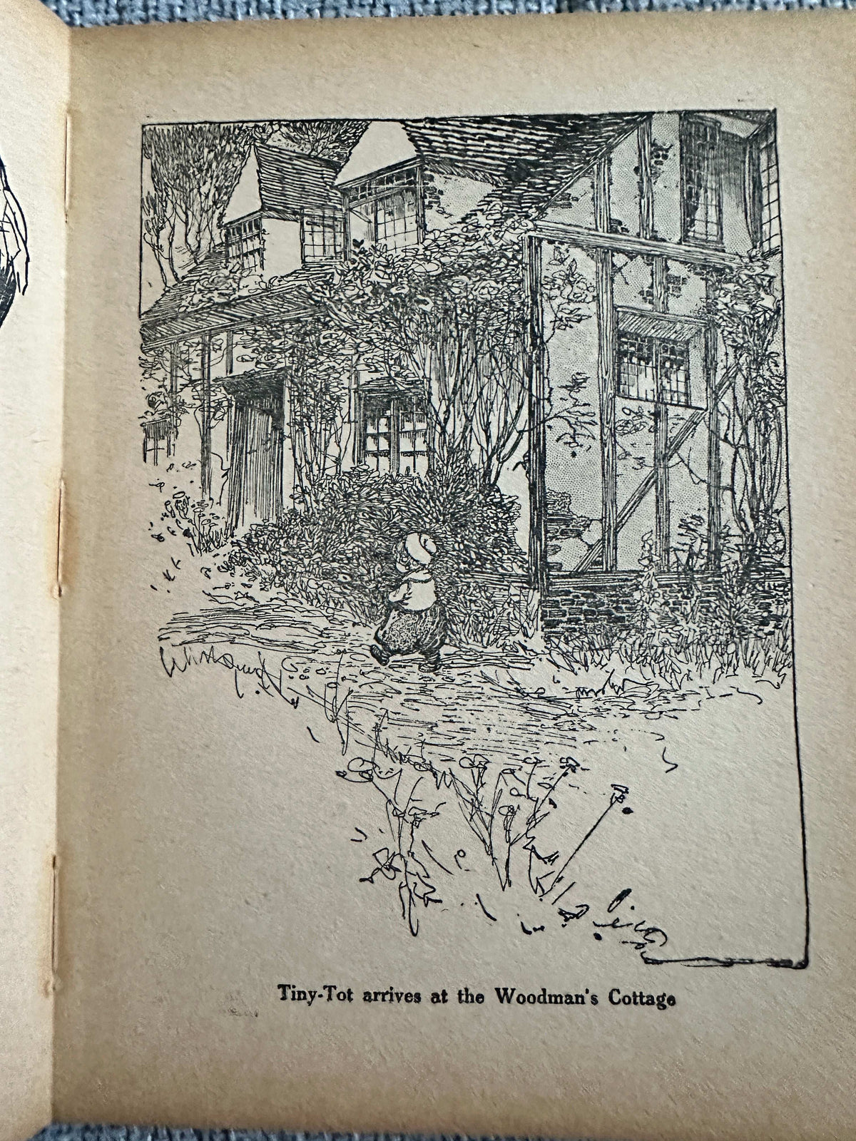 Illustration from 1933 The Fairy Ring hardback showing Tiny-Tot arriving at the Woodman's Cottage