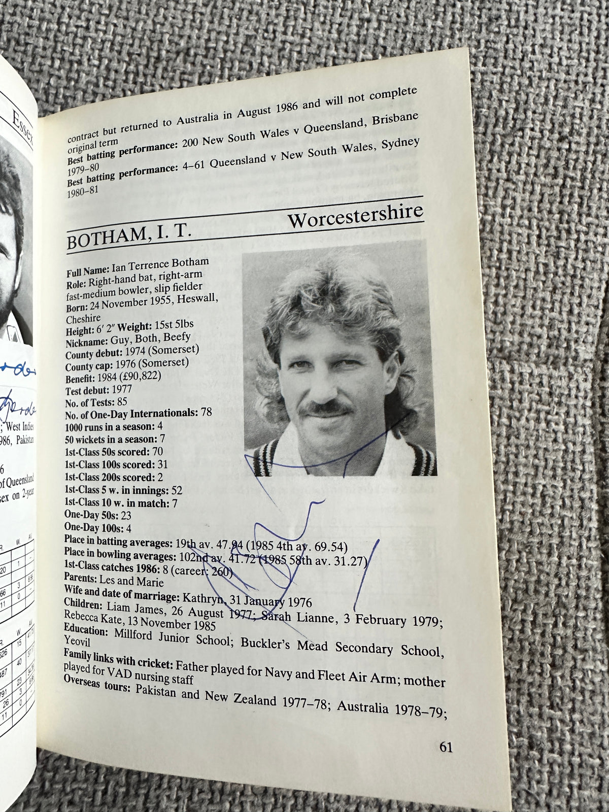 1987 Cricketers Who’s Who 100’s of signatures (Botham, Lamb, Border, Imran Khan, Kallicharan etc) fantastic collection - Honeyburn Books (UK)