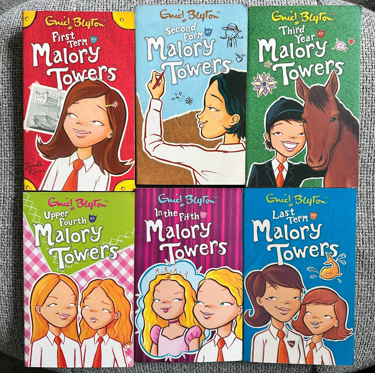 2006 Full Set 6x Malory Towers Books - Enid Blyton (Nicola Slater cover illustration) Egmont - Honeyburn Books (UK)