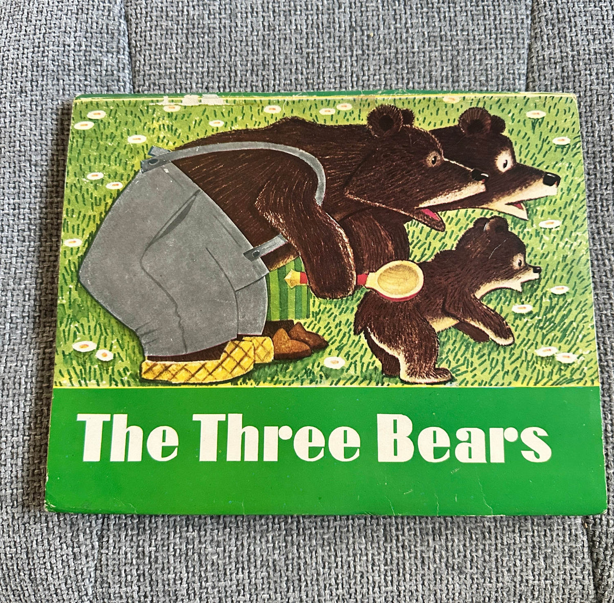 1977 The Three Bears (Pop-Up)A Russian Folk Tale - Lev Tolstoy(Translated by Ivy Litvinov)Illustrated by V. Andriyevich(Malysh Publishers Moscow) - Honeyburn Books (UK)