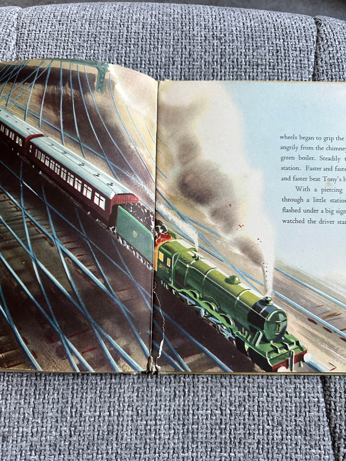 1952*1st* Tony’s Railway Gift - Stanley Jackson R. B. A. (Frederick Warne & Co Ltd) - Honeyburn Books (UK)
