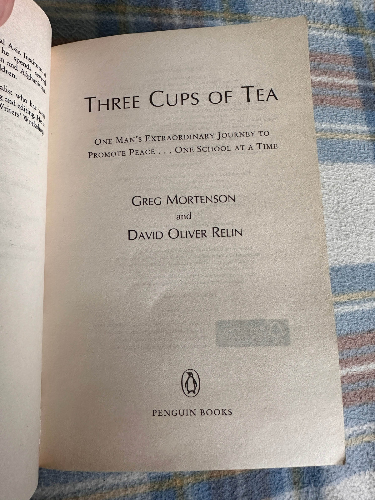2007 Three Cups Of Tea - Greg Mortenson & David Oliver Relin(Penguin Books) - Honeyburn Books (UK)