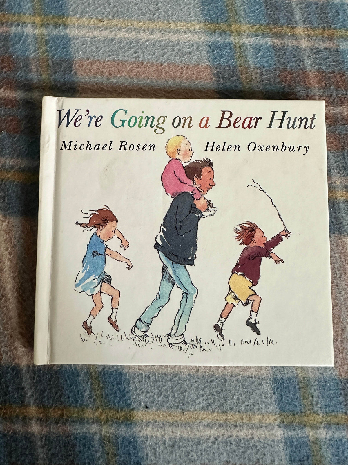 2001 We’re Going On A Bear Hunt - Michael Rosen(Walker Books) - Honeyburn Books (UK)