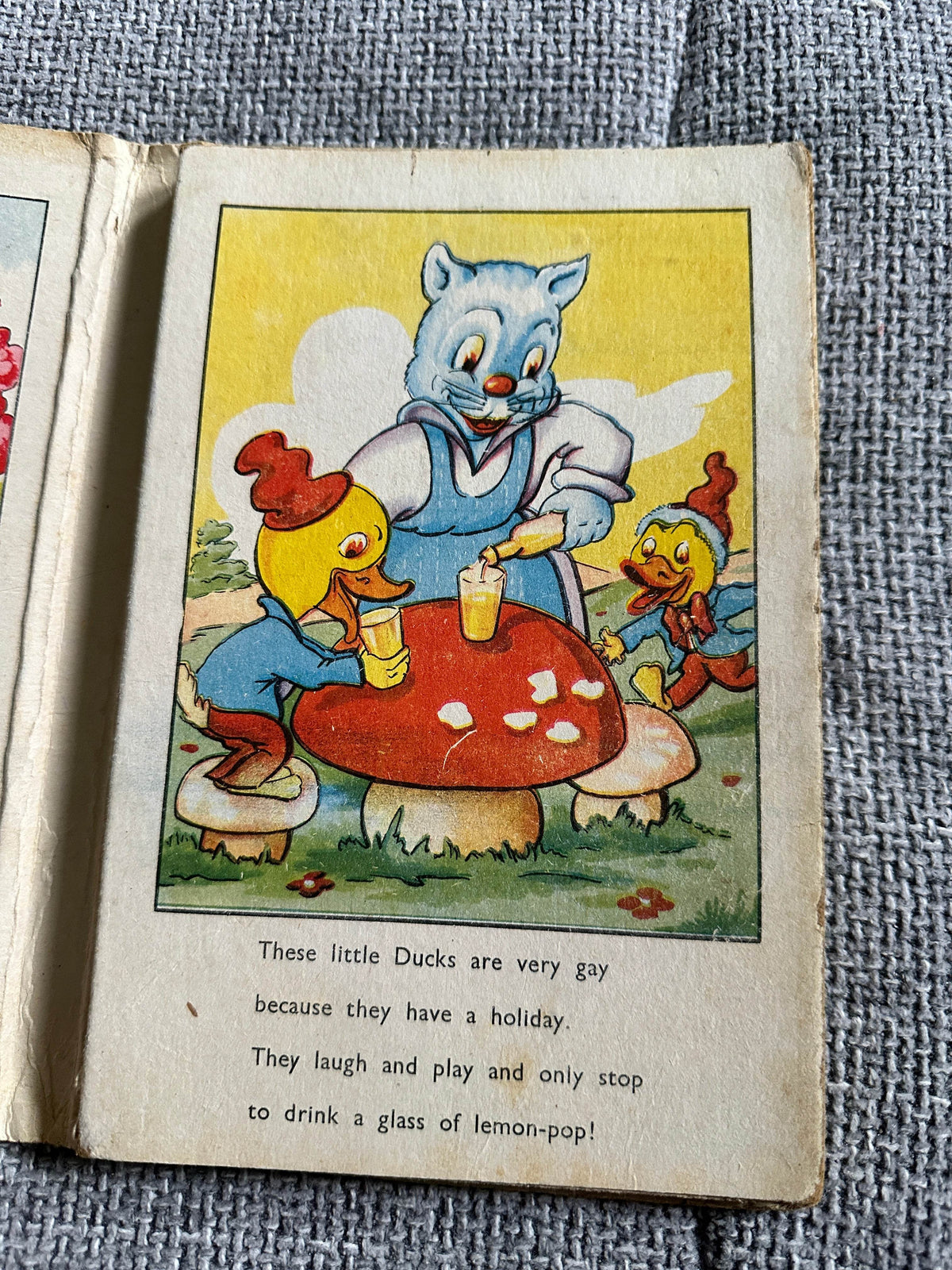 1940’s In Animal Land (Concertina Style) “Margo” Production Board Book - Honeyburn Books (UK)
