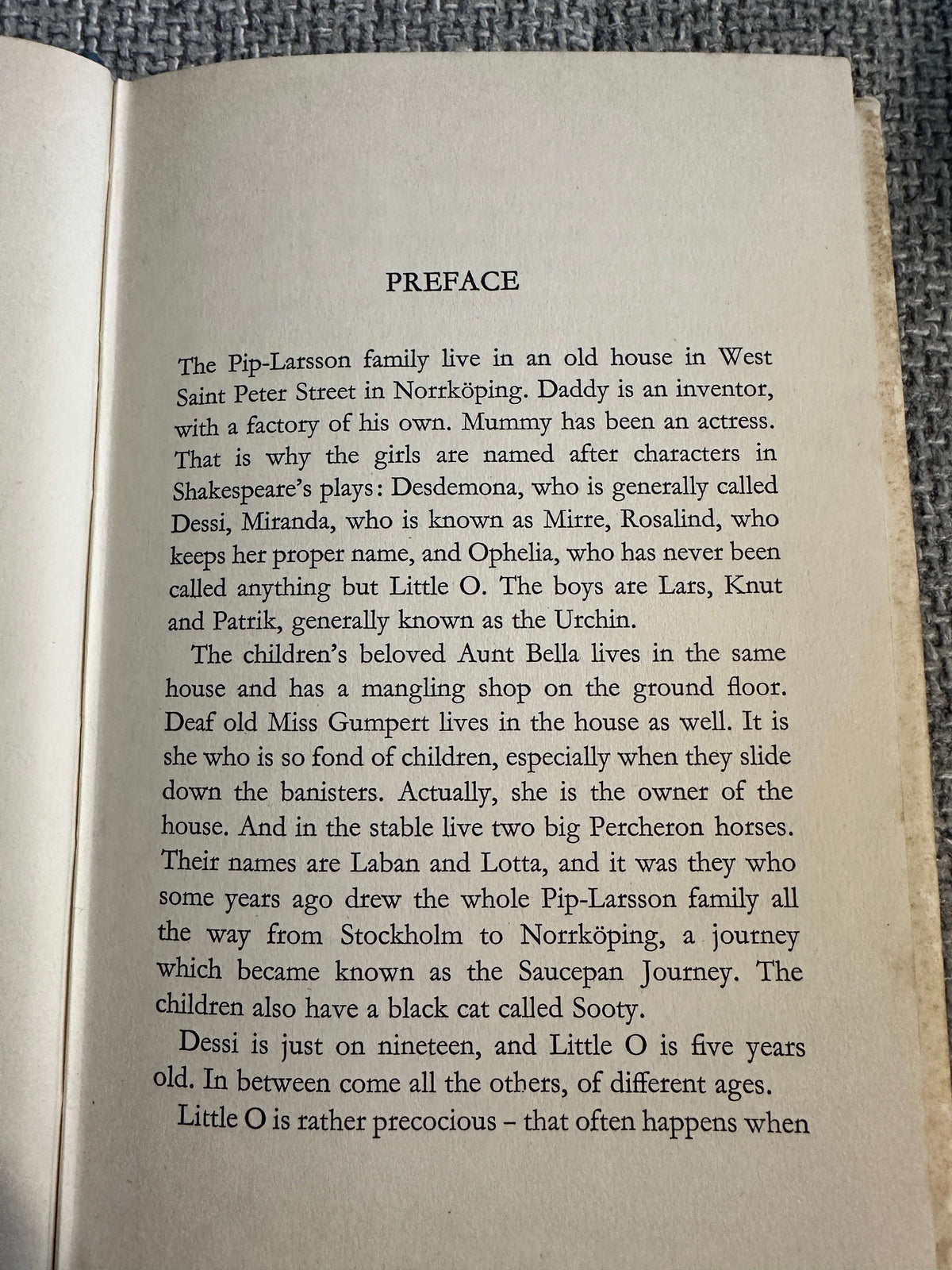 1965*1st* Little O - Edith Unnerstad (translated from Swedish by Lillian Seaton)(Ilon Wikland Illust) Michael Joseph