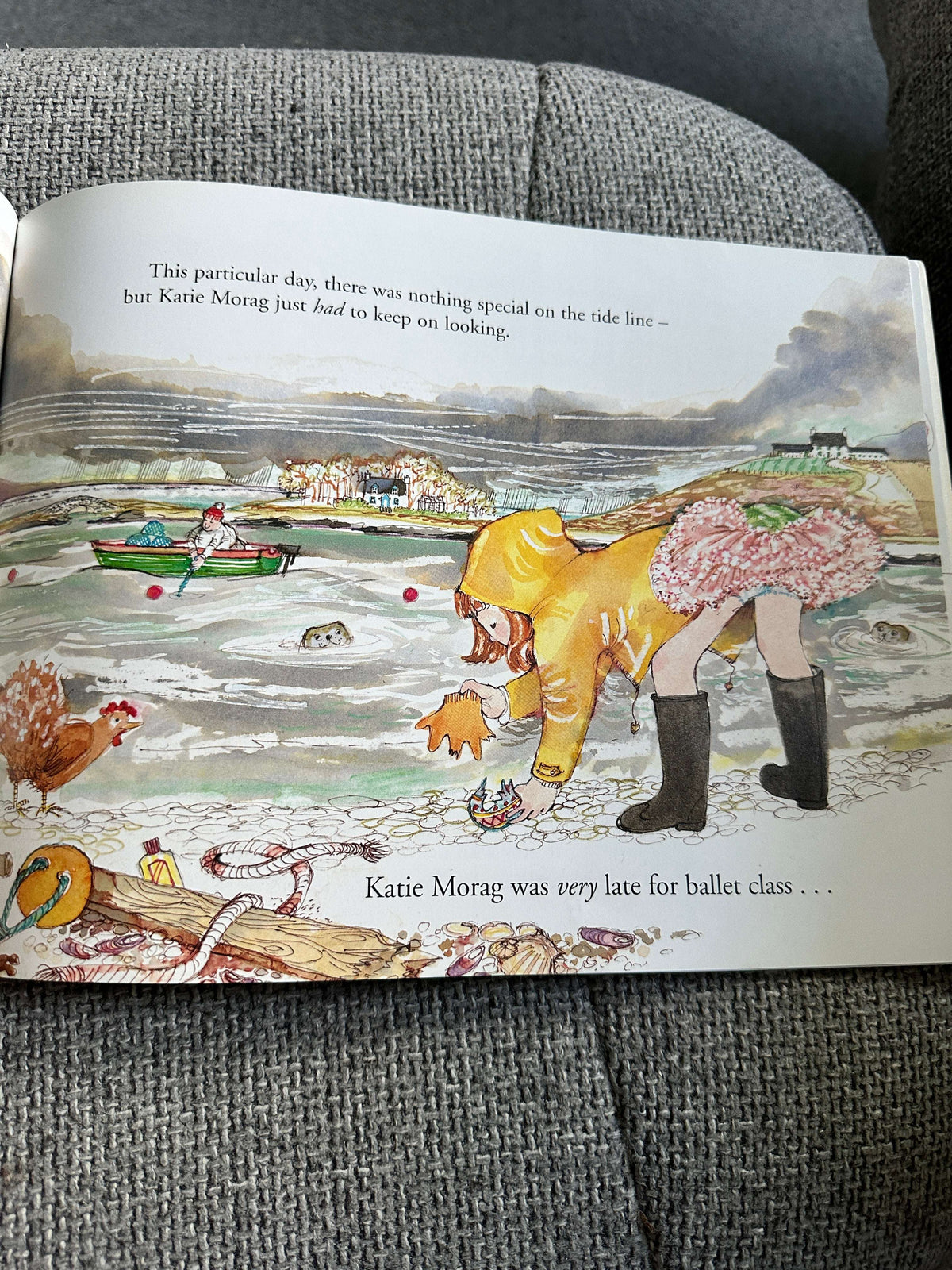 2010 Katie Morag & The Dancing Class - Mairi Hedderwick (Red Fox)