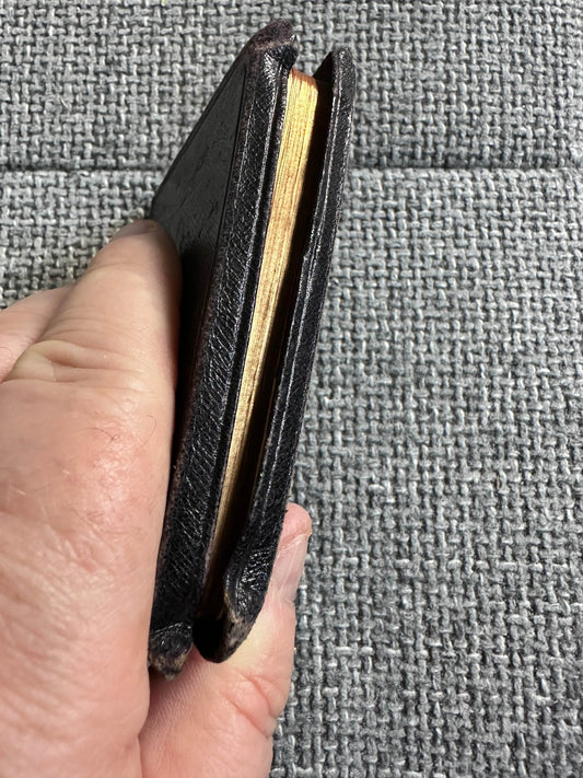 1920’s The New Testament (Leather Pocket edition) Eyre & Spottiswoode Published - Honeyburn Books (UK)