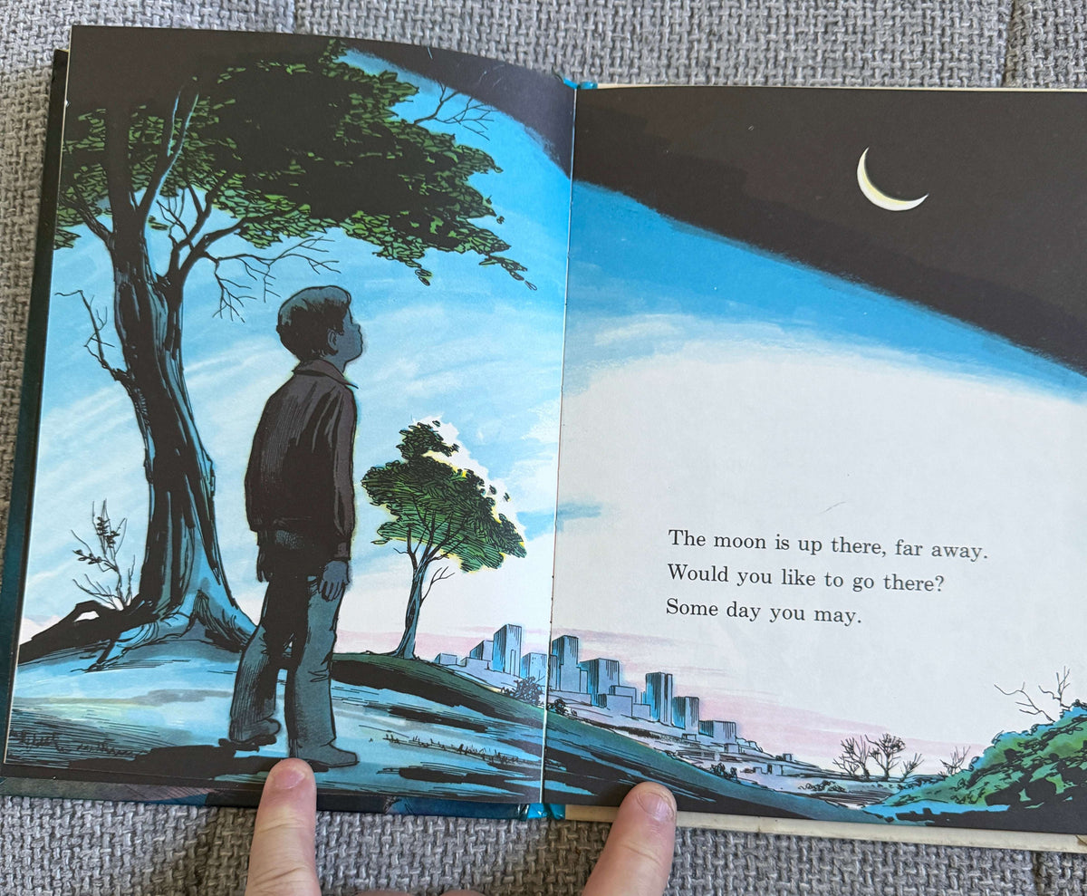 1973 Going To The Moon - Mae & Ira Freeman (Lee Ames illust) Collins & Harvill