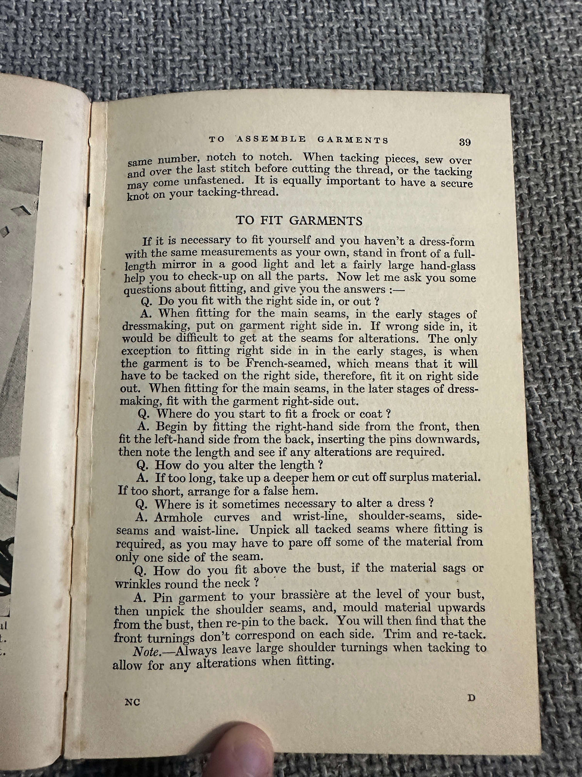 1948*1st* Elizabeth Craig’s Household Library: Needlecraft (Collins Pub)