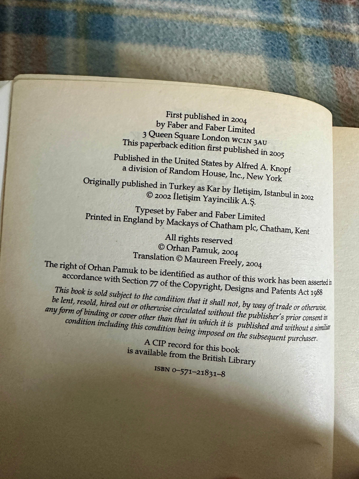 2004 Snow - Orhan Pamuk(Faber & Faber) - Honeyburn Books (UK)