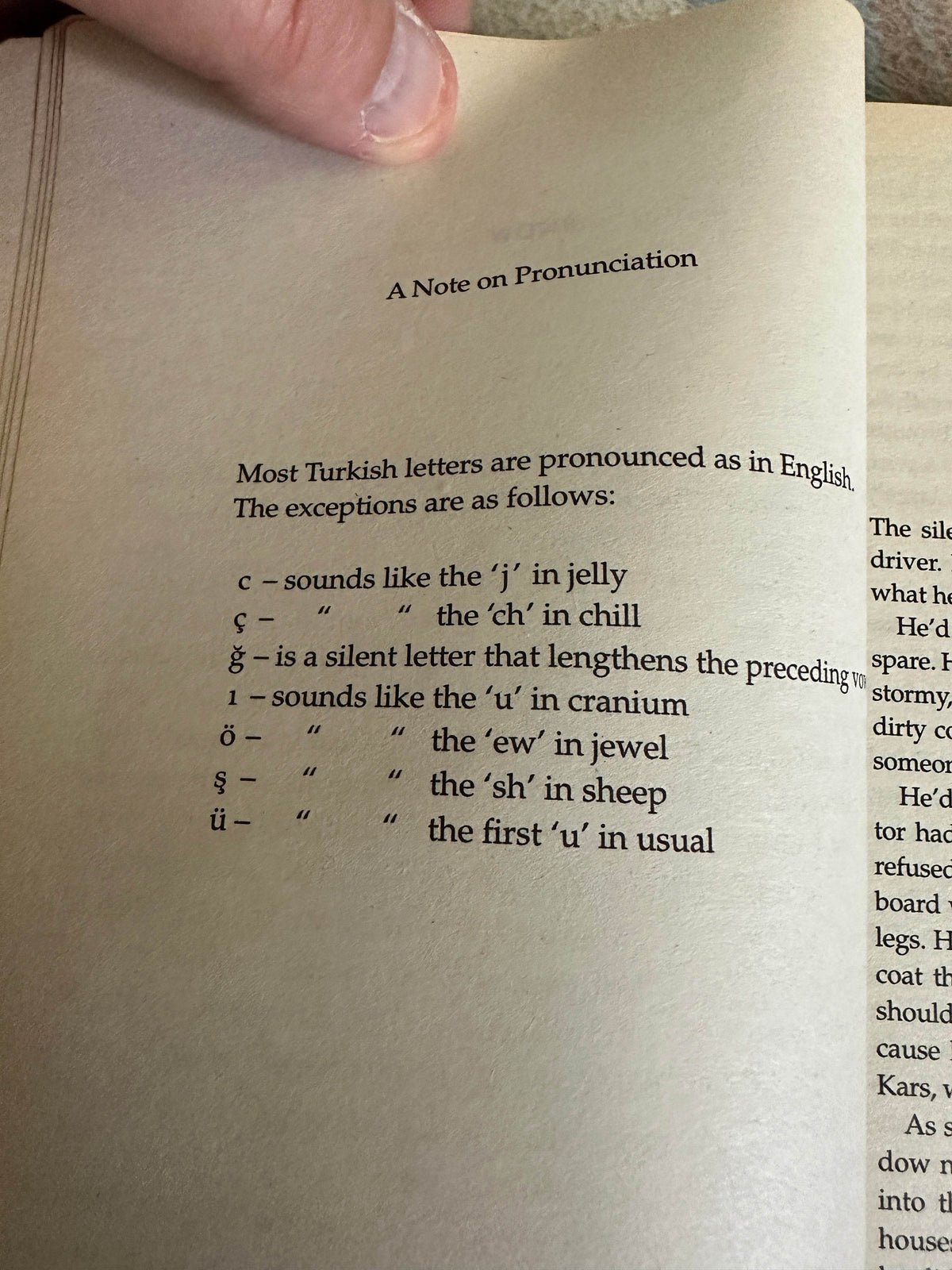 2004 Snow - Orhan Pamuk(Faber & Faber) - Honeyburn Books (UK)