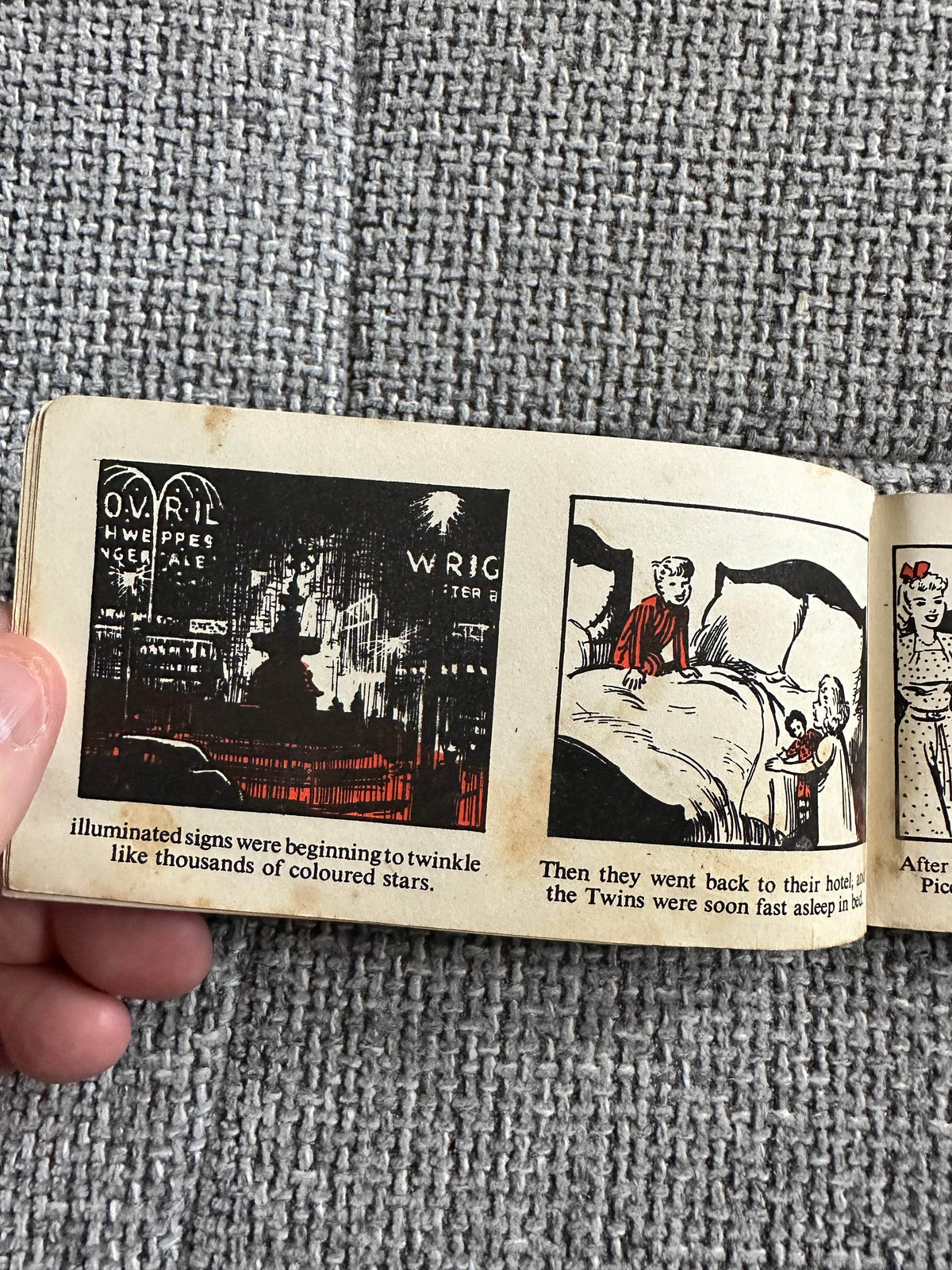 1950’s The Twins In London - H. L. Gee (Illustrated by Wynne) Brockhampton Press - Honeyburn Books (UK)