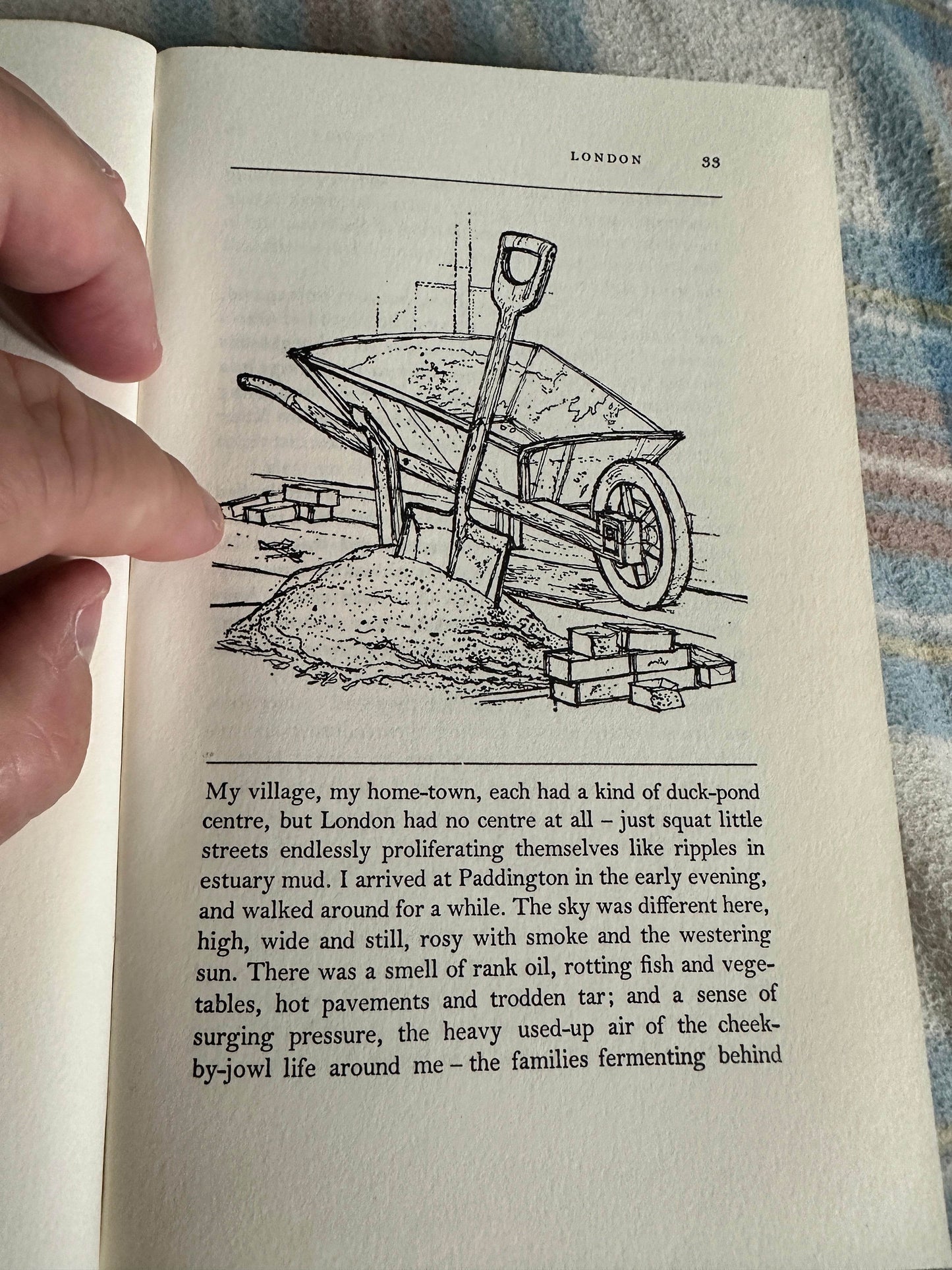 1980 As I Walked Out One Midsummer Morning - Laurie Lee(Leonard Rosoman illustration)Andre Deutsch - Honeyburn Books (UK)
