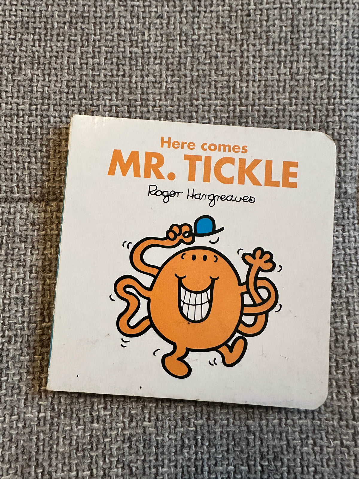2016 Here Comes Mr. Tickle - Roger Hargreaves (Dean & Son) Board book - Honeyburn Books (UK)