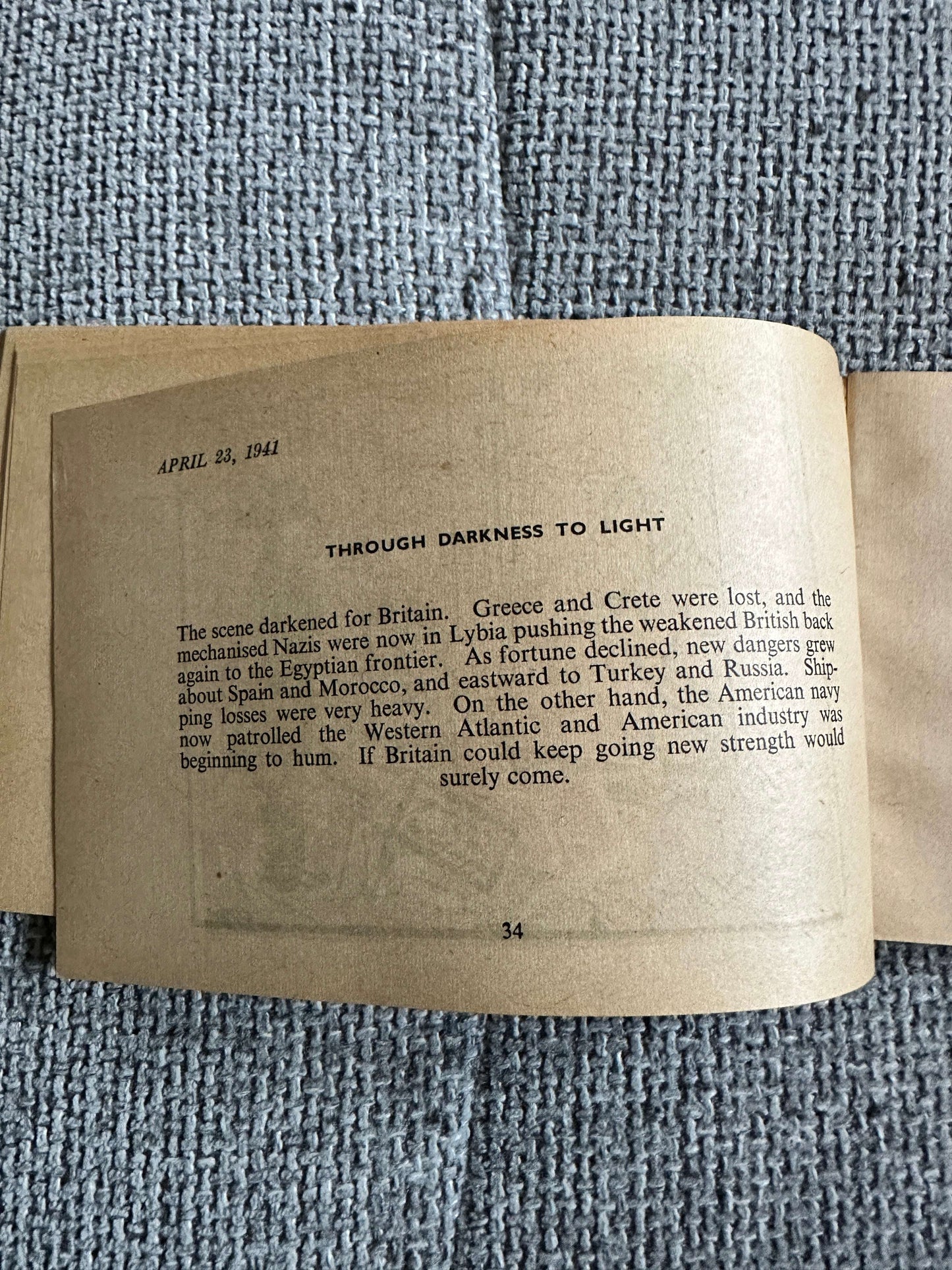 1942 The World At War - Low (Penguin Special)