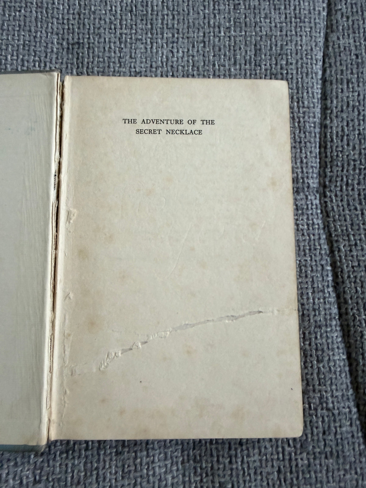 1954*1st* The Adventure Of The Secret Necklace - Enid Blyton (Isabel Veevers illust) Lutterworth Press - Honeyburn Books (UK)