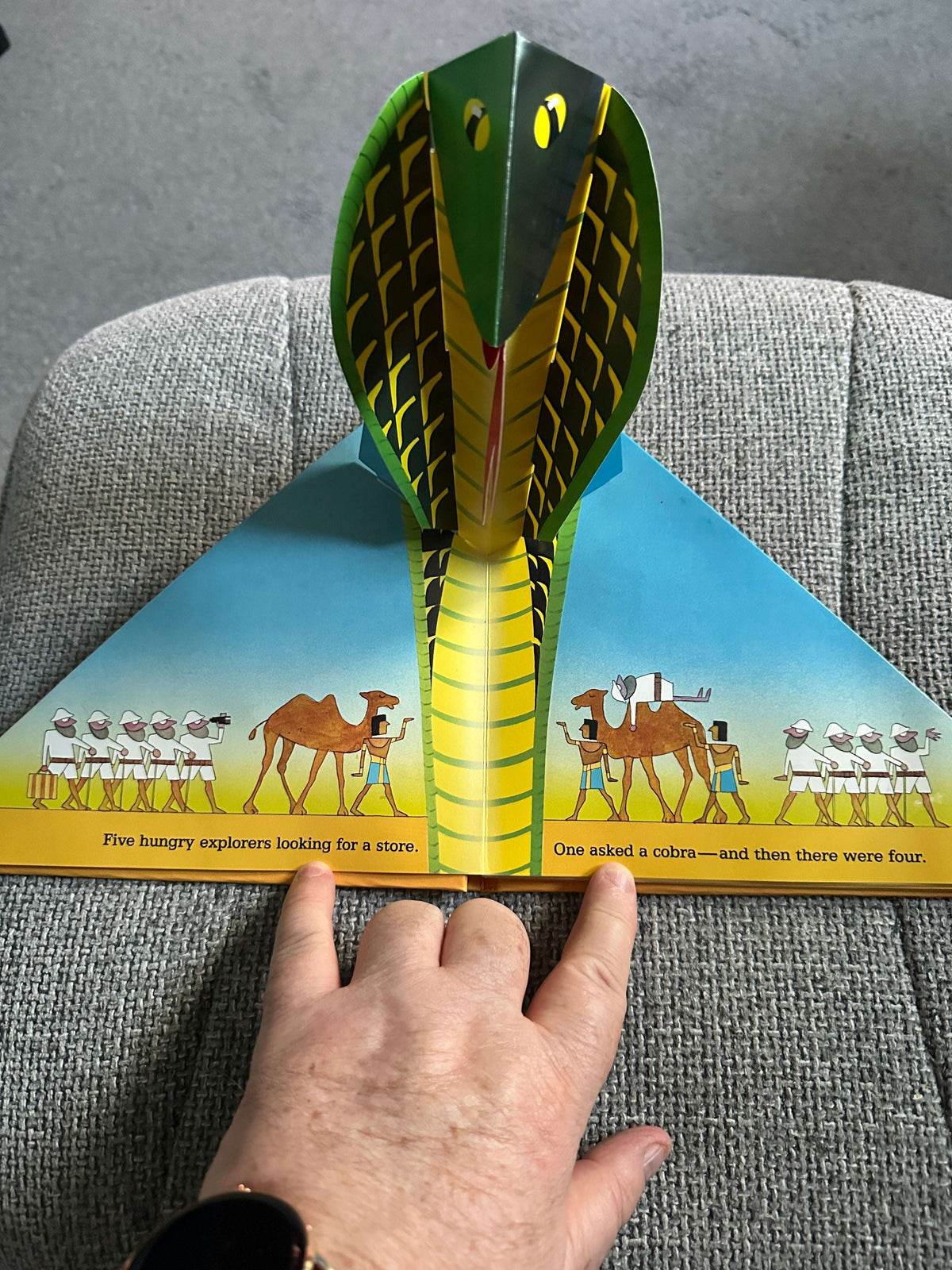1988*1st* Six Brave Explorers (A Pop-Up Book) Kees Moerbeek & Carla Dijs (William Collins)