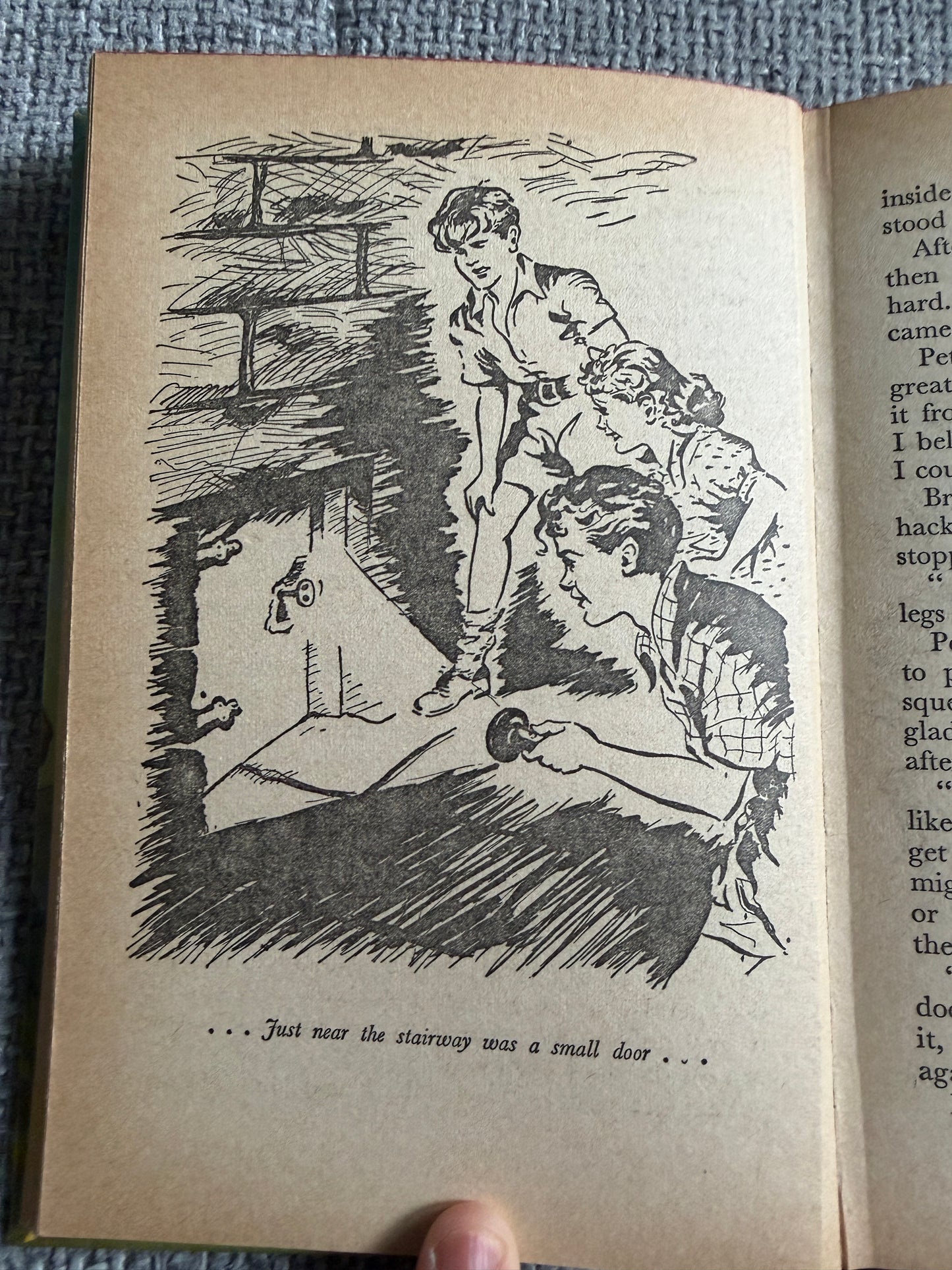 1971 Mystery Stories (Cliff Castle & Smuggler Ben) Junior Story Book - Enid Blyton (Collins) - Honeyburn Books (UK)