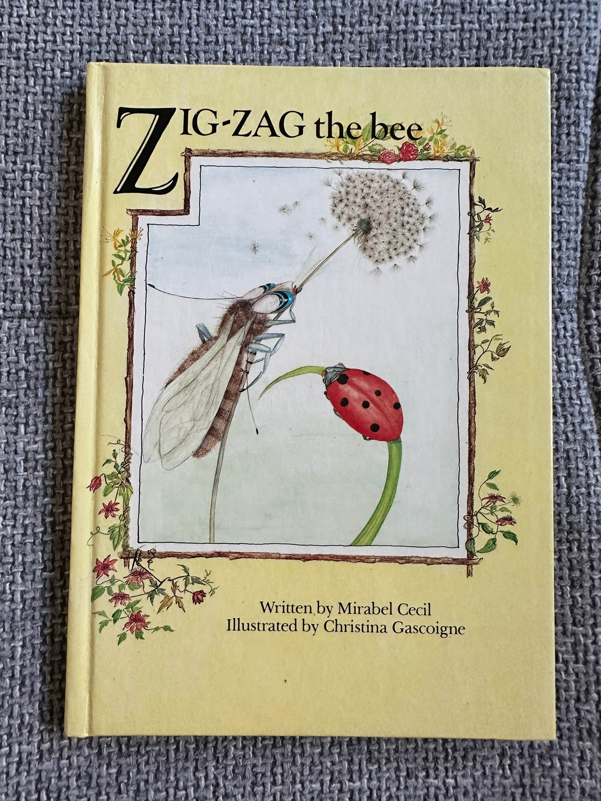 1980*1st* Zig-Zag The Bee - Mirabel Cecil (Christina Gascoigne Illust) Methuen / Walker Books - Honeyburn Books (UK)