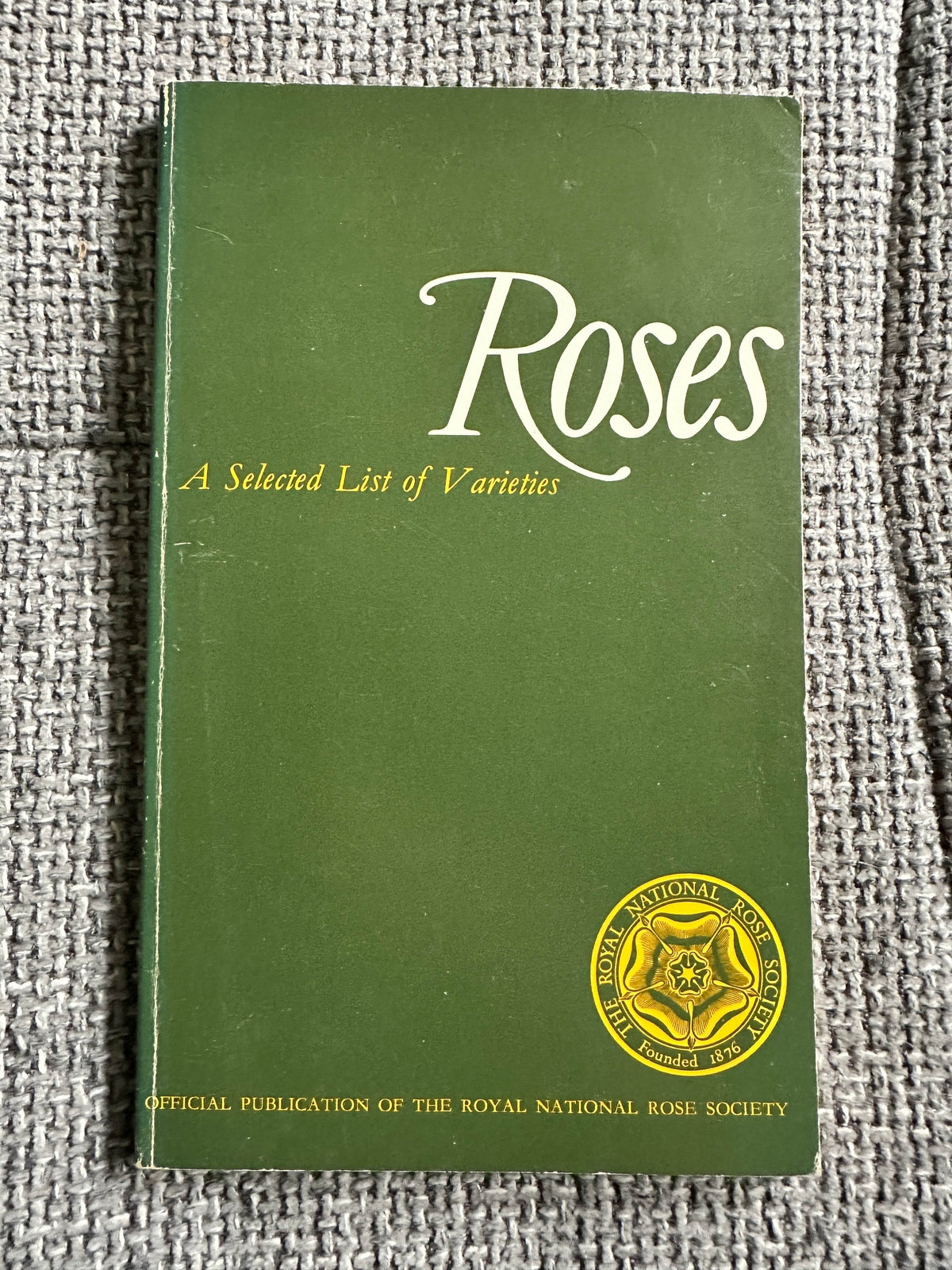 1971 Roses: A Selected List Of Varieties - Leonard Hollis ( The Royal National Rose Society) - Honeyburn Books (UK)