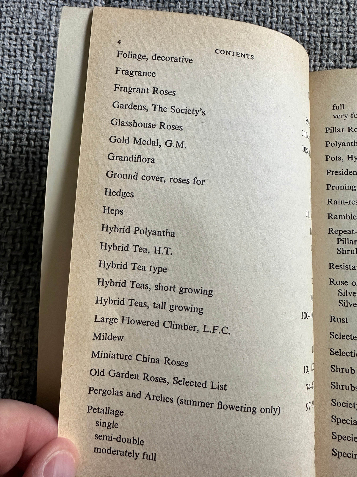 1971 Roses: A Selected List Of Varieties - Leonard Hollis ( The Royal National Rose Society) - Honeyburn Books (UK)