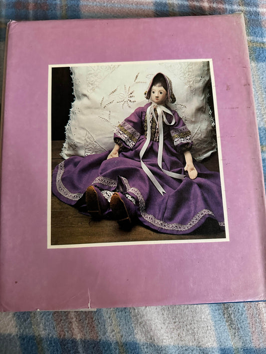 1979*1st* Dolls(Marshall Cavendish Publisher) - Honeyburn Books (UK)