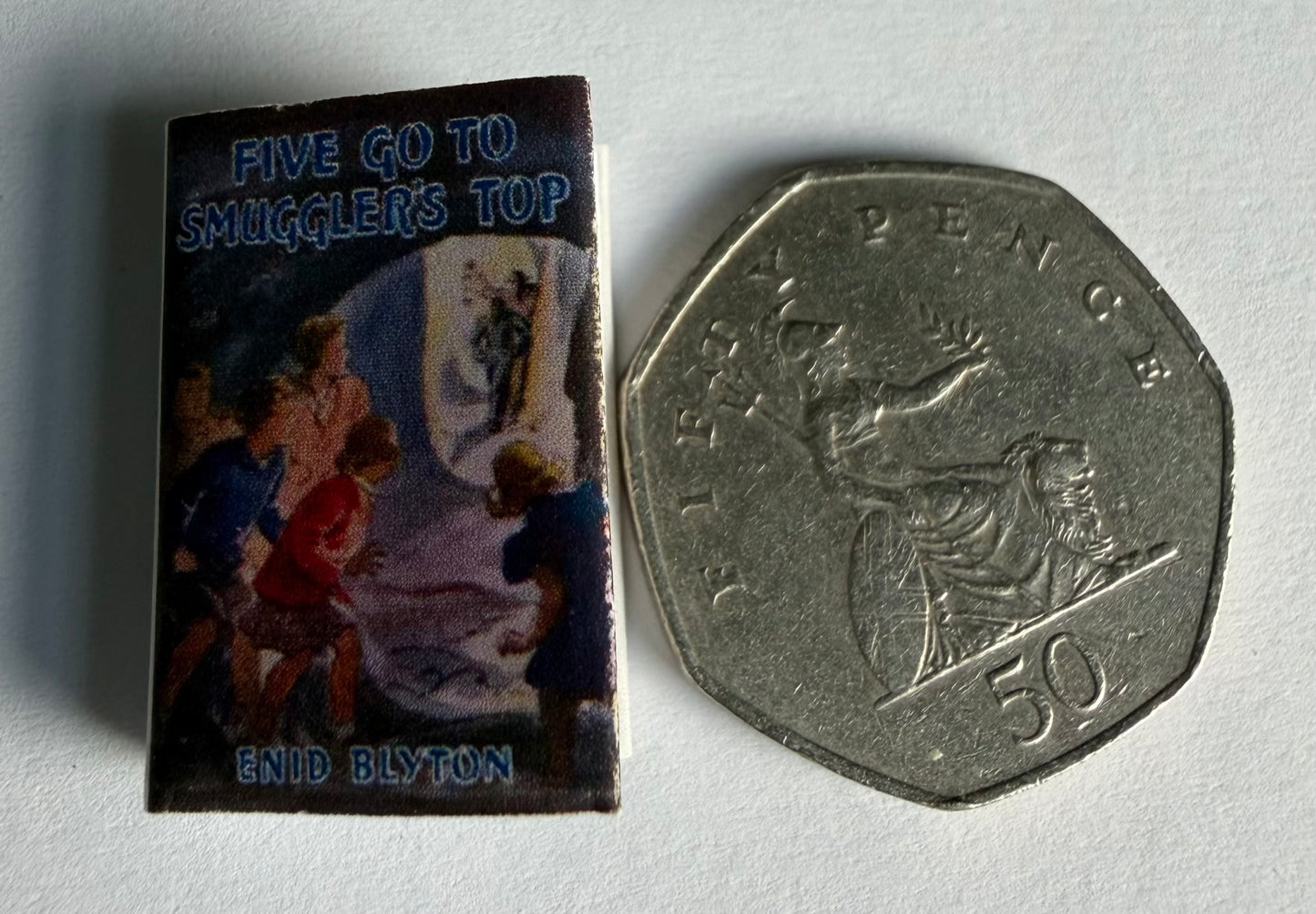 Five Go To Smuggler’s Top 1:12 scale 2x3mm Fully Opening Books detachable dust jacket