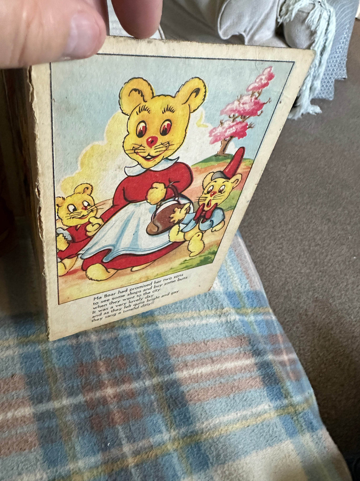 1930’s Teddy Bear’s Tale(Fold out concertina style) Printed in Holland - Honeyburn Books (UK)