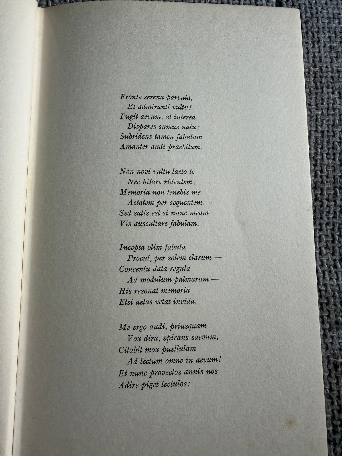 1966 Aliciae Per Speculum Transitus - Ludovici Carroll (Sir John Tennial illustration) translated by Clive Harcourt Carruthers (MacMillan) - Honeyburn Books (UK)