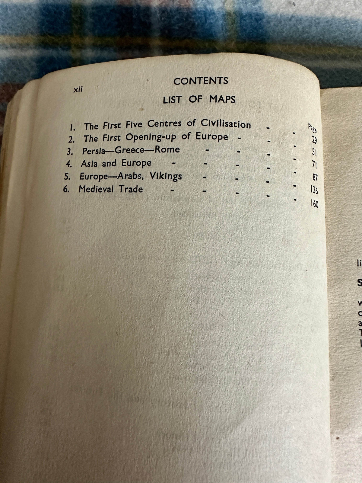 1947 An Outline Of Man’s History - Patrick Gordon Walker(J. F. Horrabin maps) N.C.L.C. Publishing Society Ltd - Honeyburn Books (UK)