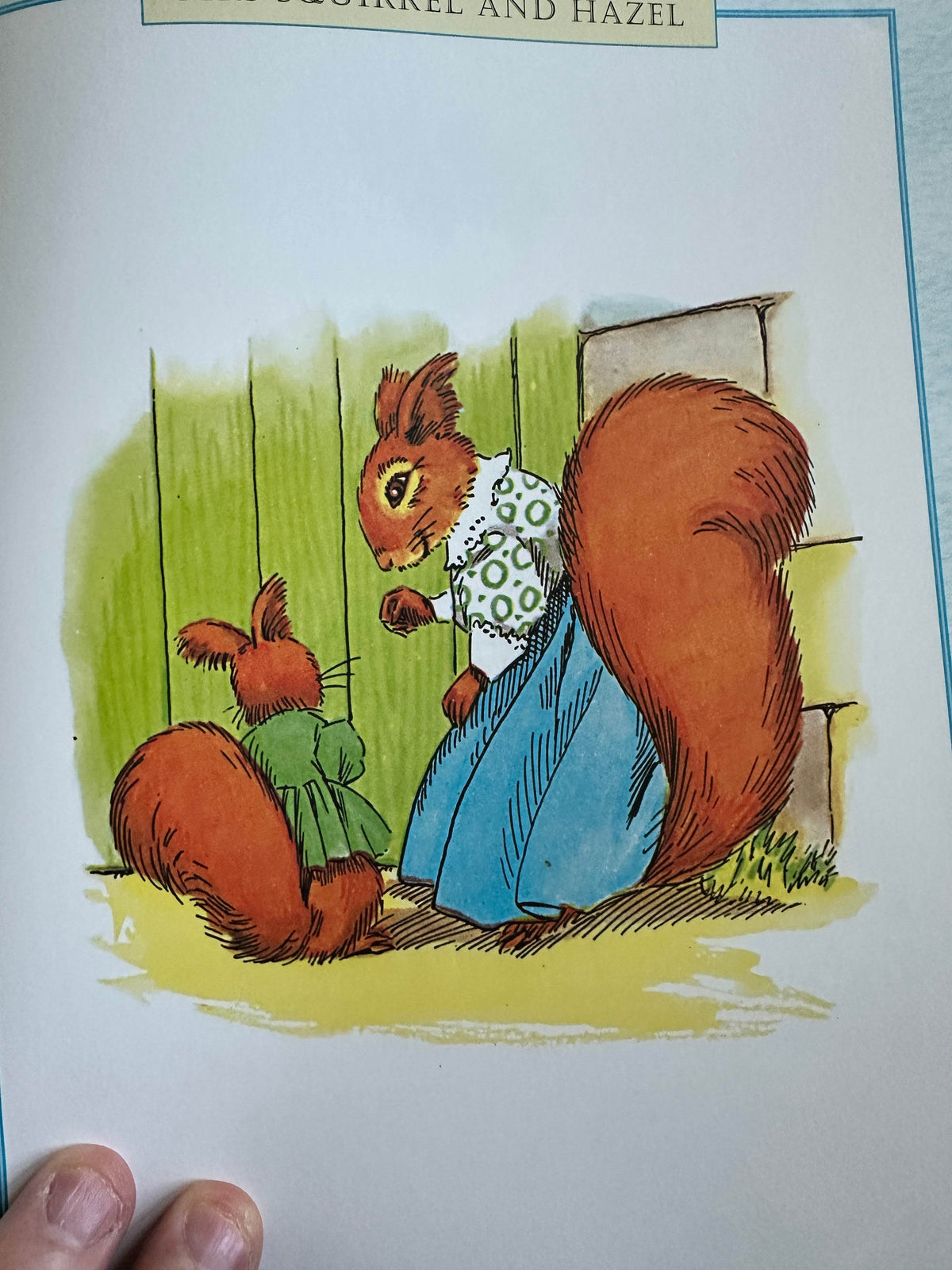 2000 Blackberry Farm: Mrs. Squirrel & Hazel - Jane Pilgrim (F. Stocks May Illust) Brockhampton Press - Honeyburn Books (UK)