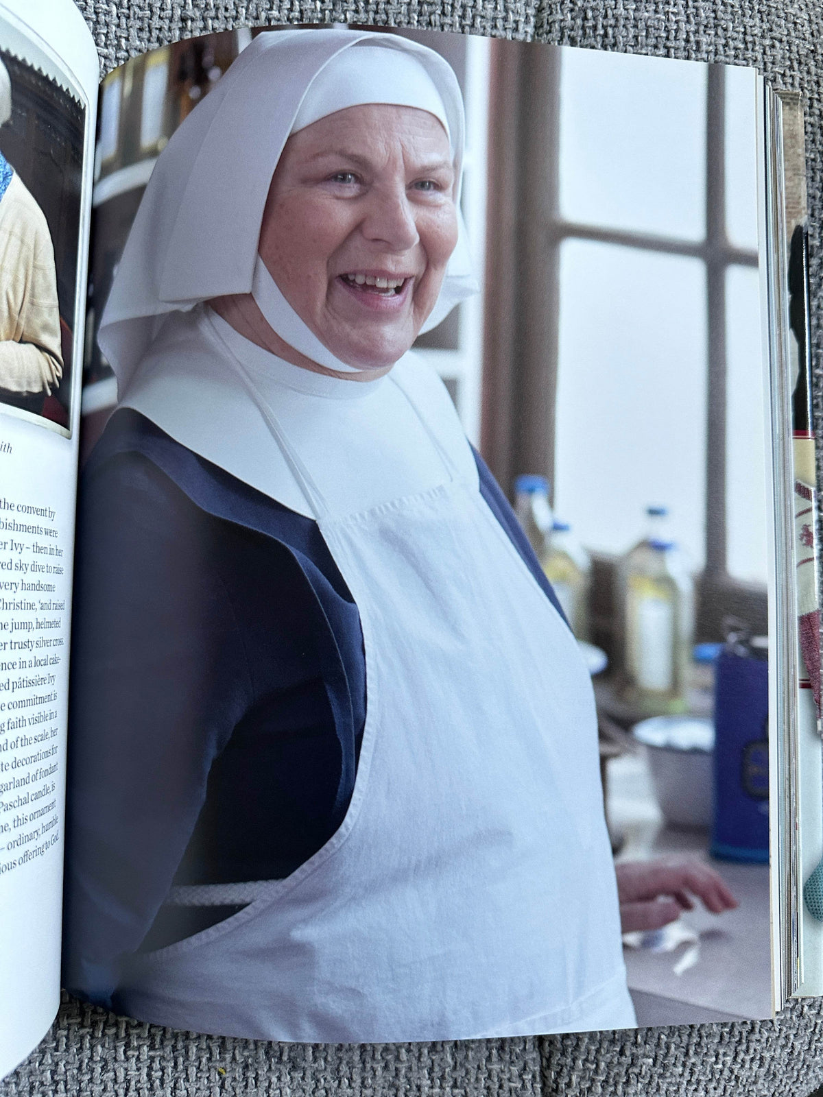 2012 Call The Midwife Official Companion To Series 1 & 2 - Heidi Thomas (HarperCollins) - Honeyburn Books (UK)