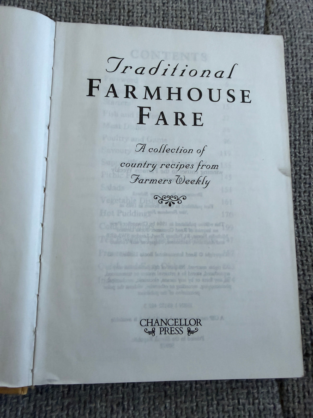 1994 Traditional Farmhouse Fare (Chancellor Press) A Collection Of Recipes From Farmer’s Weekly - Honeyburn Books (UK)