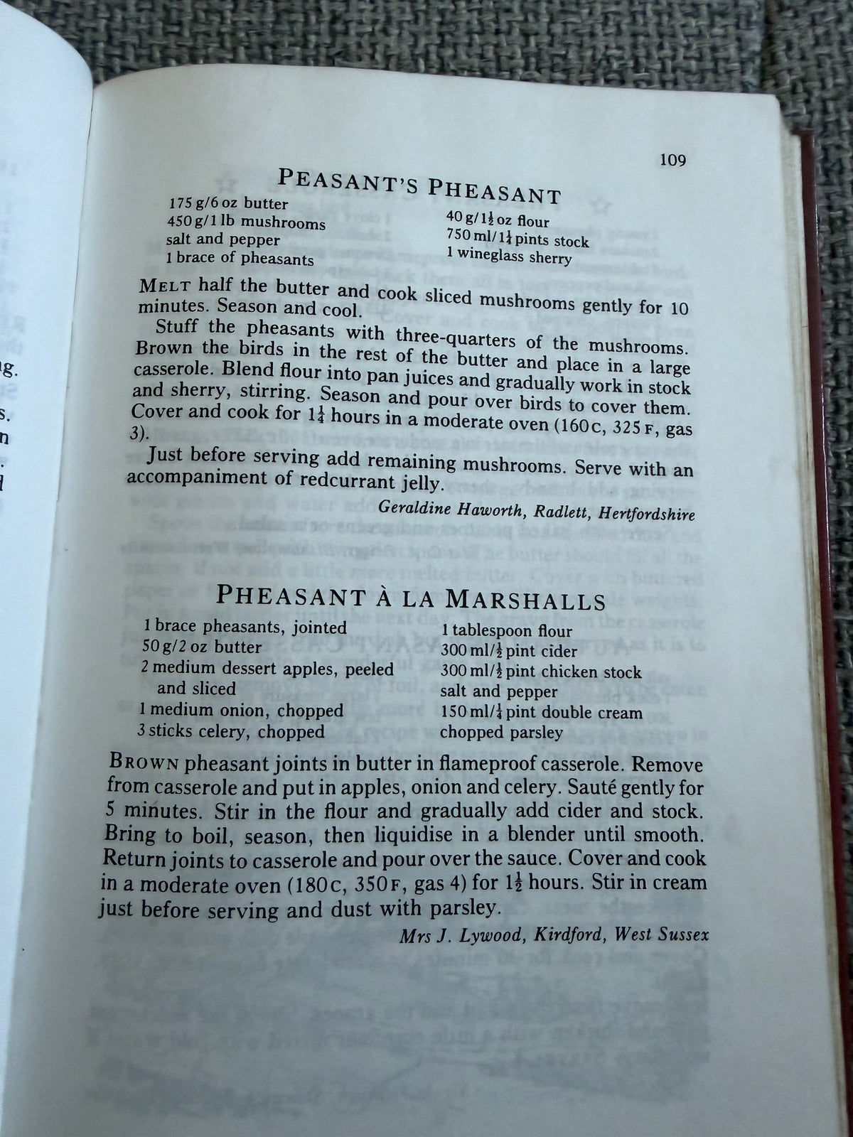 1994 Traditional Farmhouse Fare (Chancellor Press) A Collection Of Recipes From Farmer’s Weekly - Honeyburn Books (UK)
