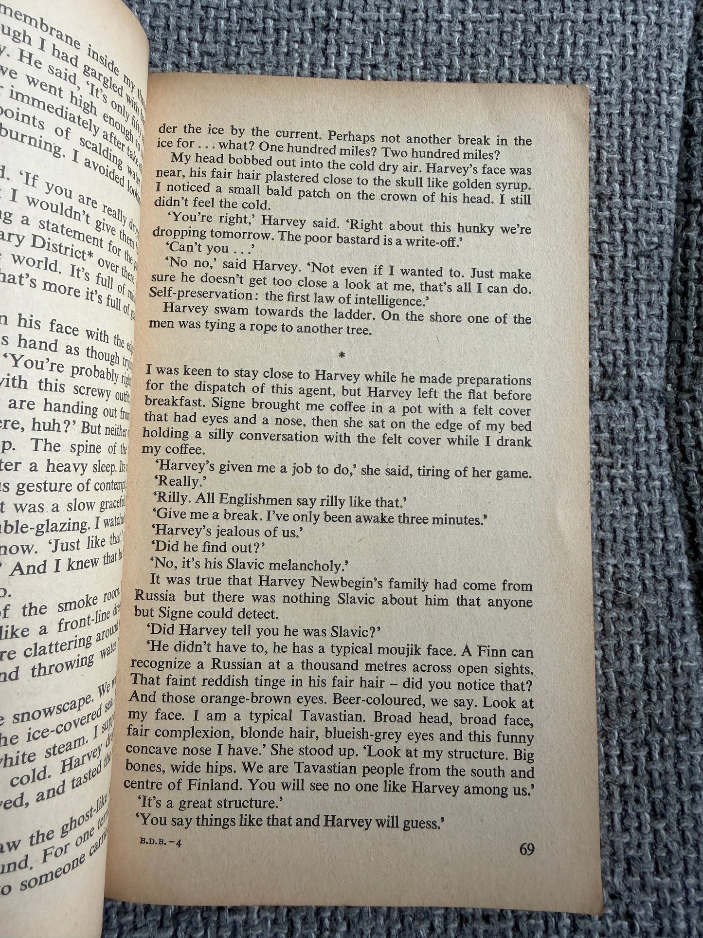 1967 Billion Dollar Brain - Len Deighton (Penguin Books)