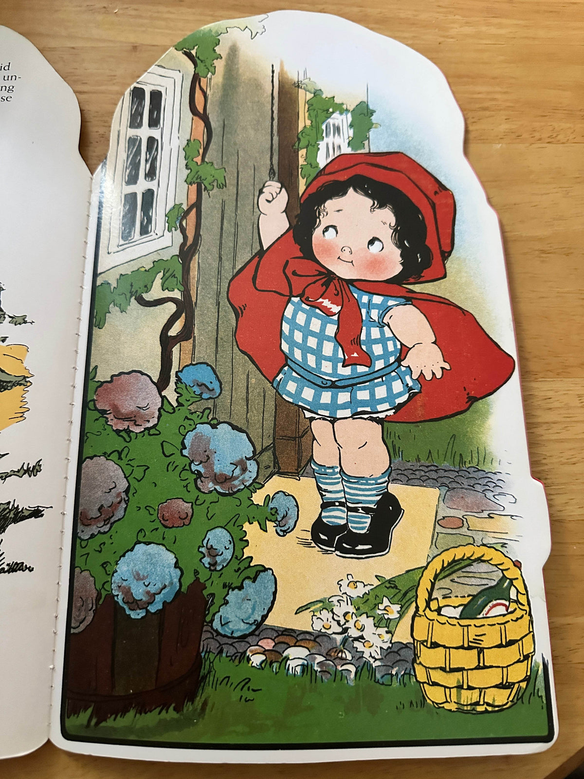 2007 Red Riding Hood(Shape Book) Gladys Hall(Blue Lantern Studio) - Honeyburn Books (UK)