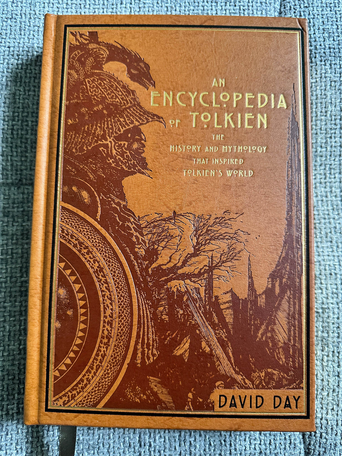 2019 An Encyclopaedia of Tolkien The History & Mythology - David Day (Canterbury Classics San Diego) - Honeyburn Books (UK)