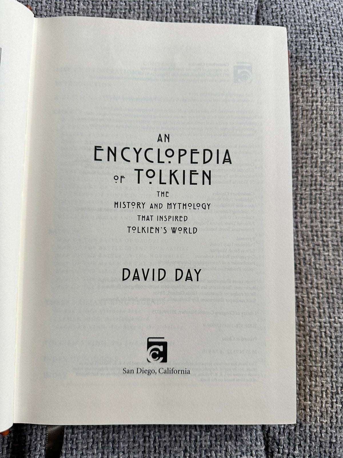 2019 An Encyclopaedia of Tolkien The History & Mythology - David Day (Canterbury Classics San Diego) - Honeyburn Books (UK)