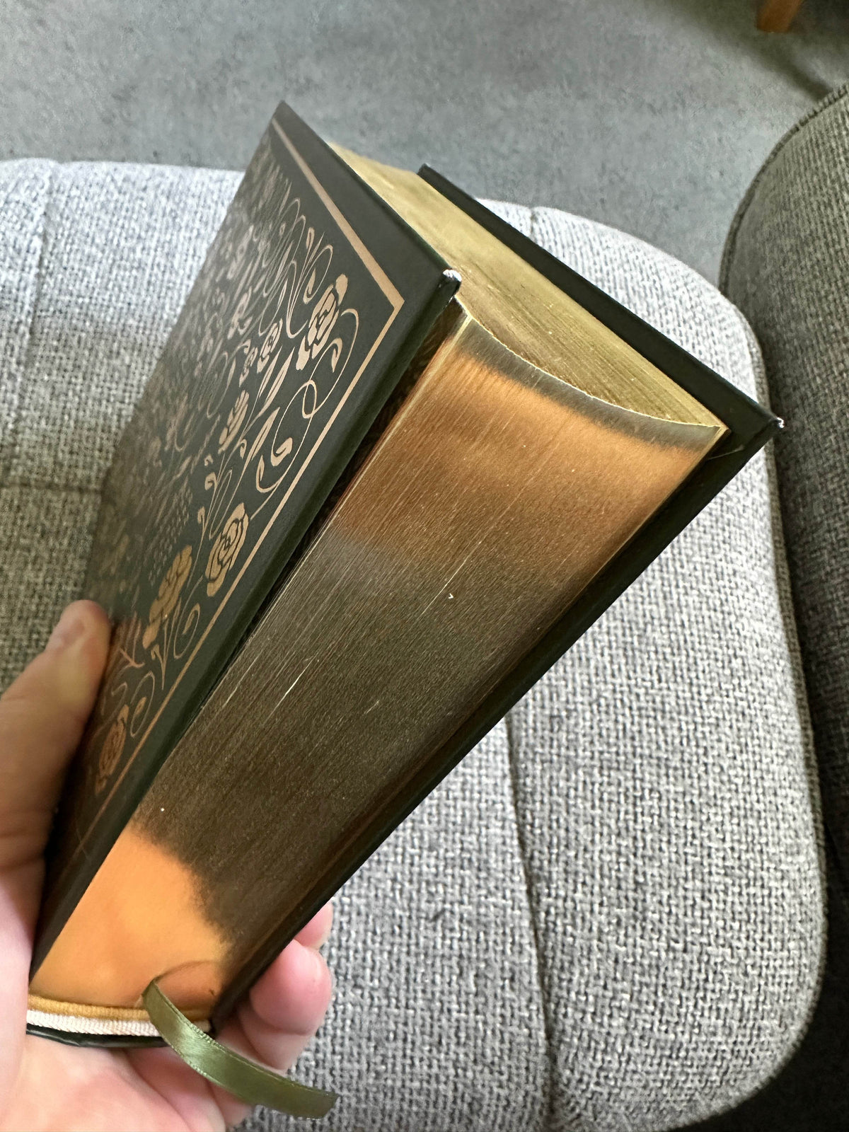 2016 ESV Illuminated Bible (Art Tourling Edition) Dana Tanamachi artwork. Crossways Publisher. - Honeyburn Books (UK)