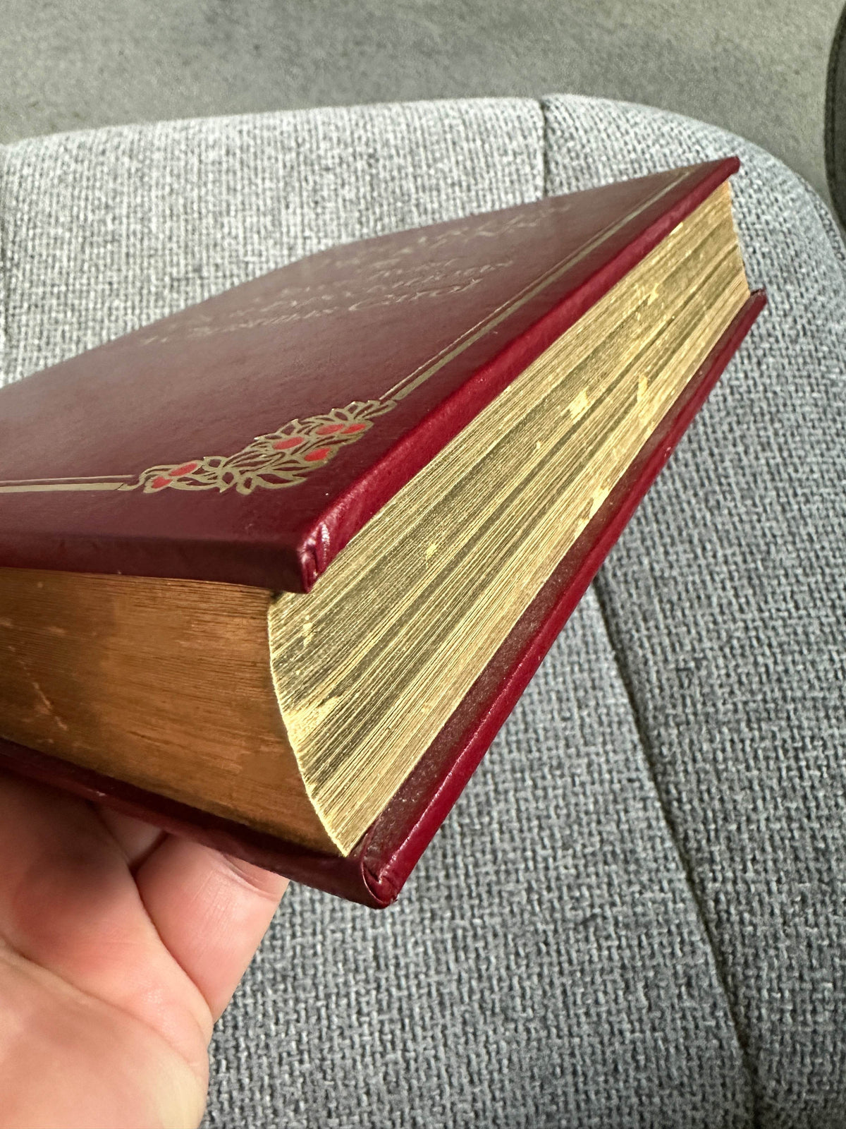 1983 Charles Dickens (Oliver Twist, Great Expectations & A Christmas Carol) in one volume (St. Michael Pub) - Honeyburn Books (UK)