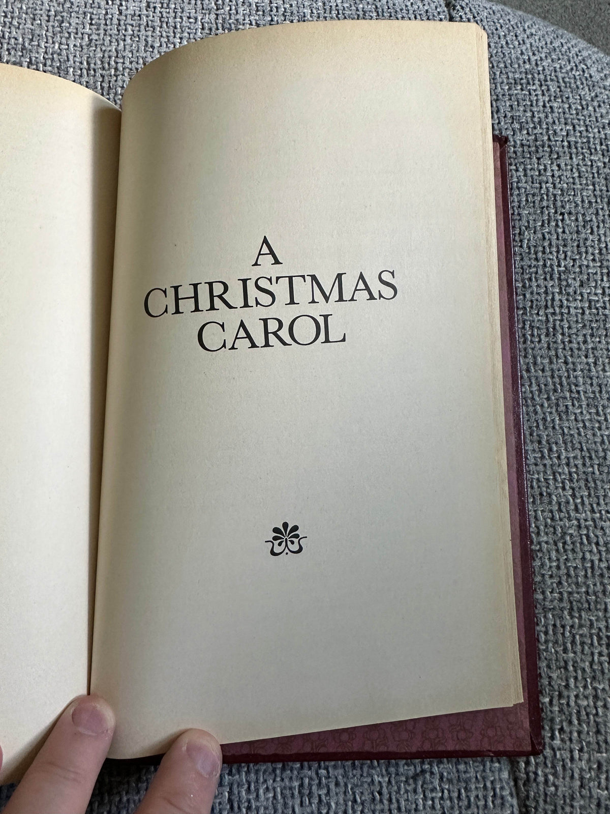 1983 Charles Dickens (Oliver Twist, Great Expectations & A Christmas Carol) in one volume (St. Michael Pub) - Honeyburn Books (UK)