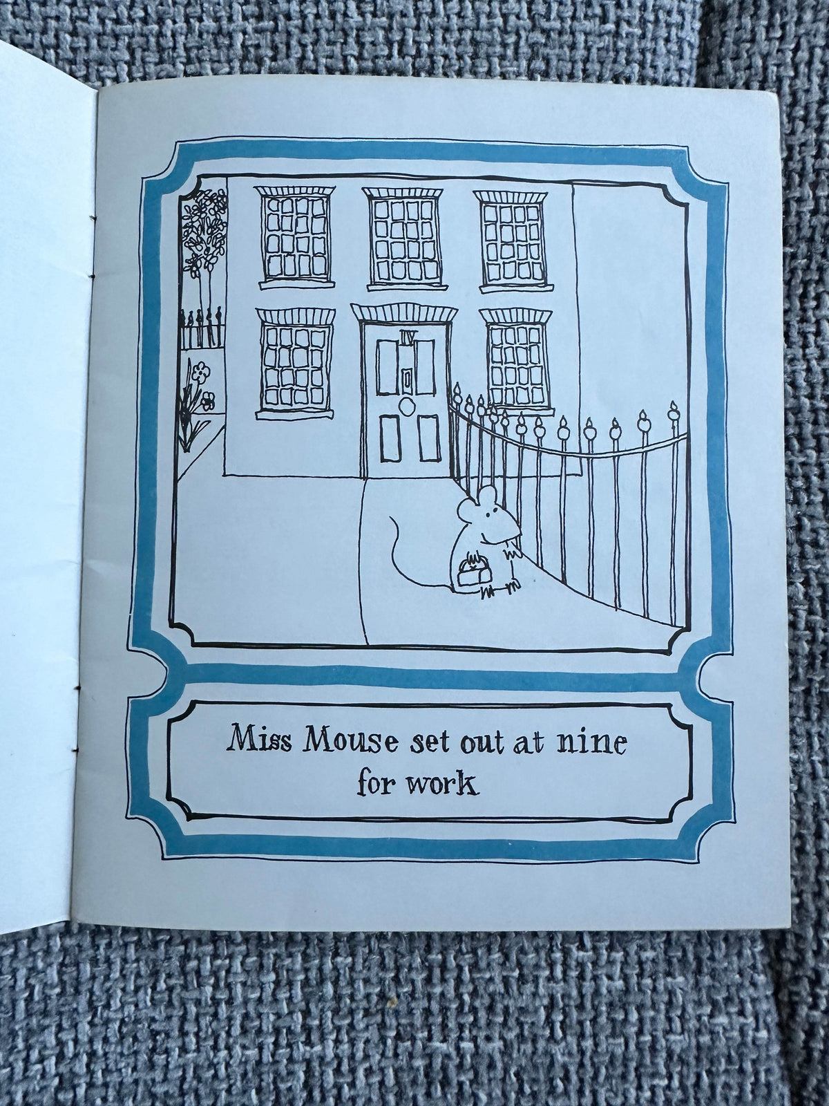1970 The Mouse Family Plays It Safe - C. J. Cressey (Tamasin Cole Illust)Printing Arts Ltd - Honeyburn Books (UK)