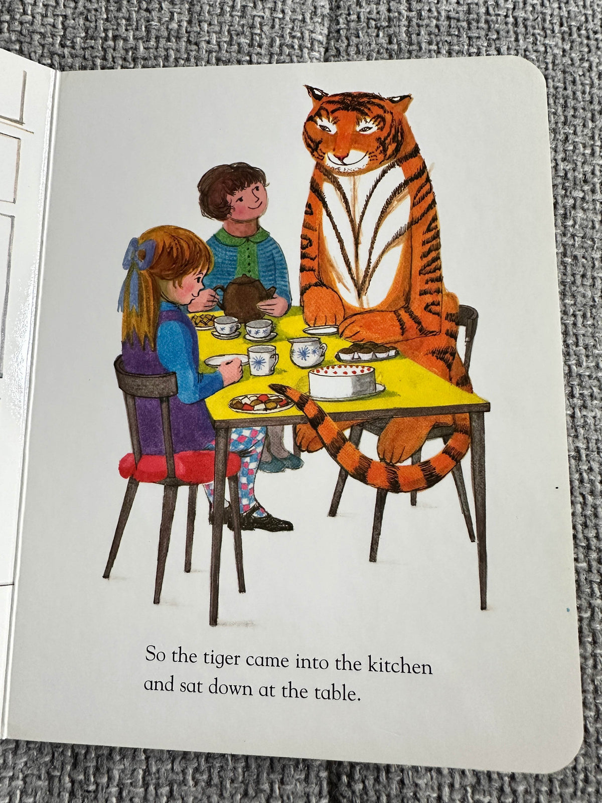 2007 The Tiger Who Came To Tea - Judith Kerr (HarperCollins) Board Book - Honeyburn Books (UK)