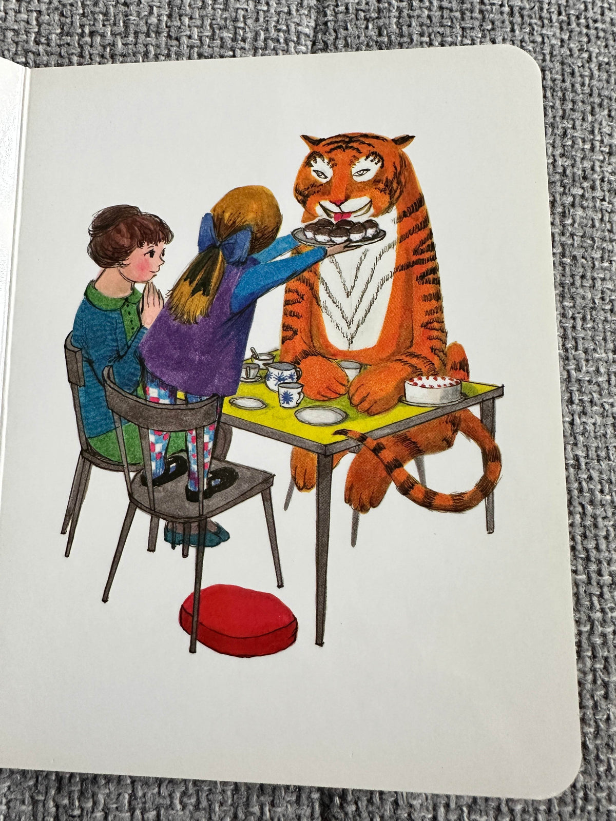 2007 The Tiger Who Came To Tea - Judith Kerr (HarperCollins) Board Book - Honeyburn Books (UK)