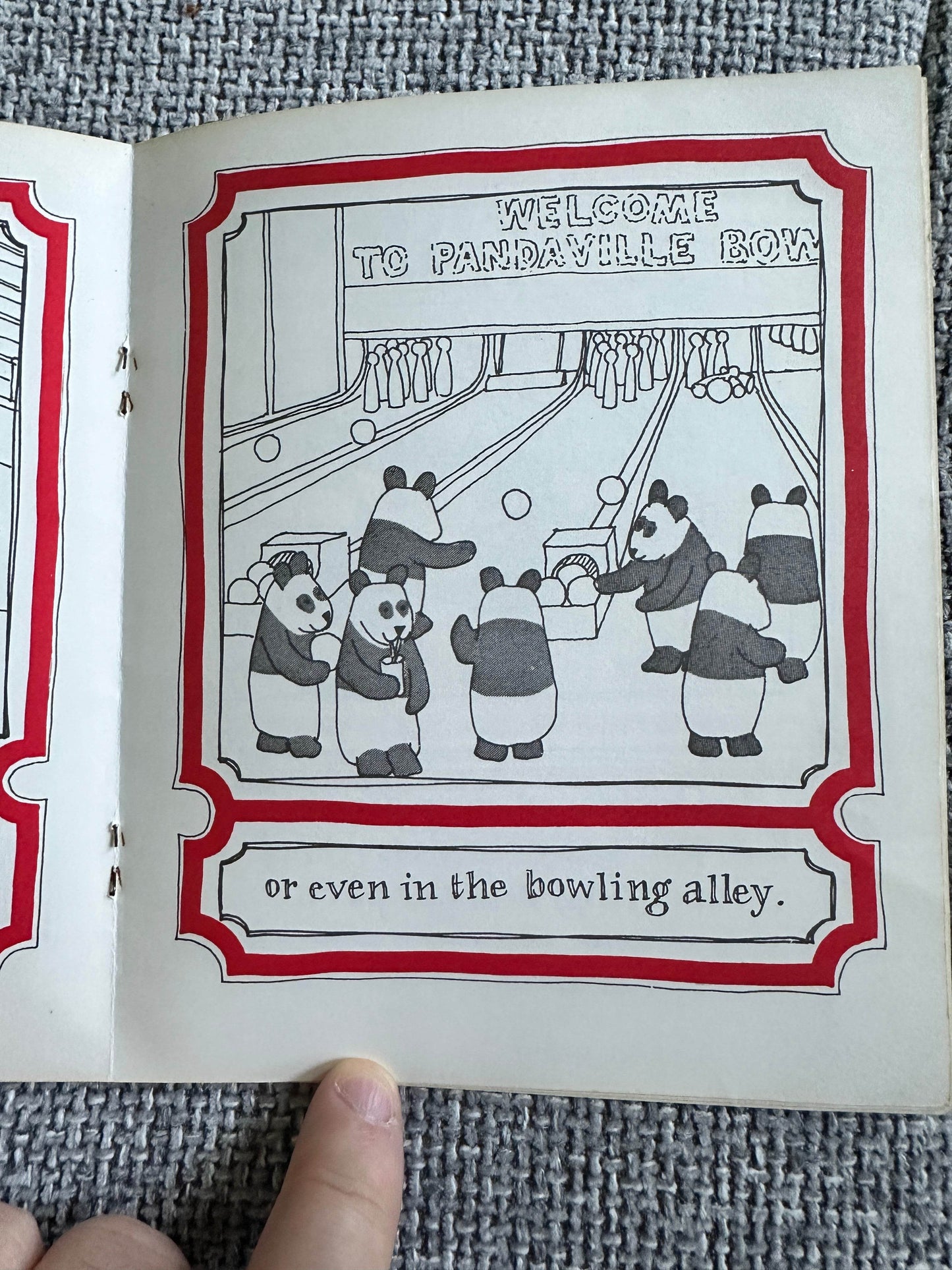 1970’s The Panda Family A Present Is Absent - C. J. Cressey(Tamasin Cole Illust) Printing Arts Ltd - Honeyburn Books (UK)