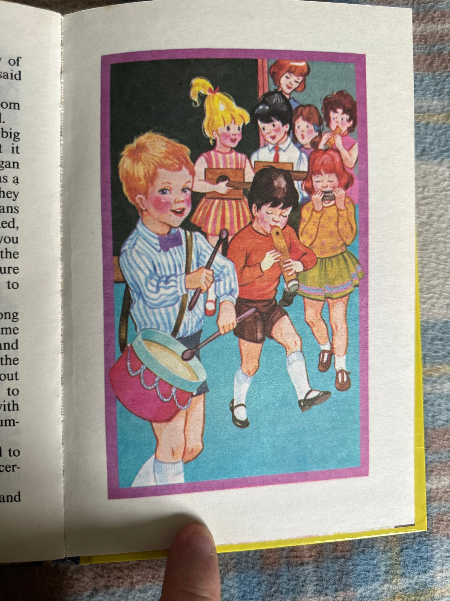 1960’s Mark & Mandy Make Music - Lornie Leete-Hodge(Illust M. & G. Gray)A Rylee Bunny Book(Sandle Brothers Ltd) - Honeyburn Books (UK)