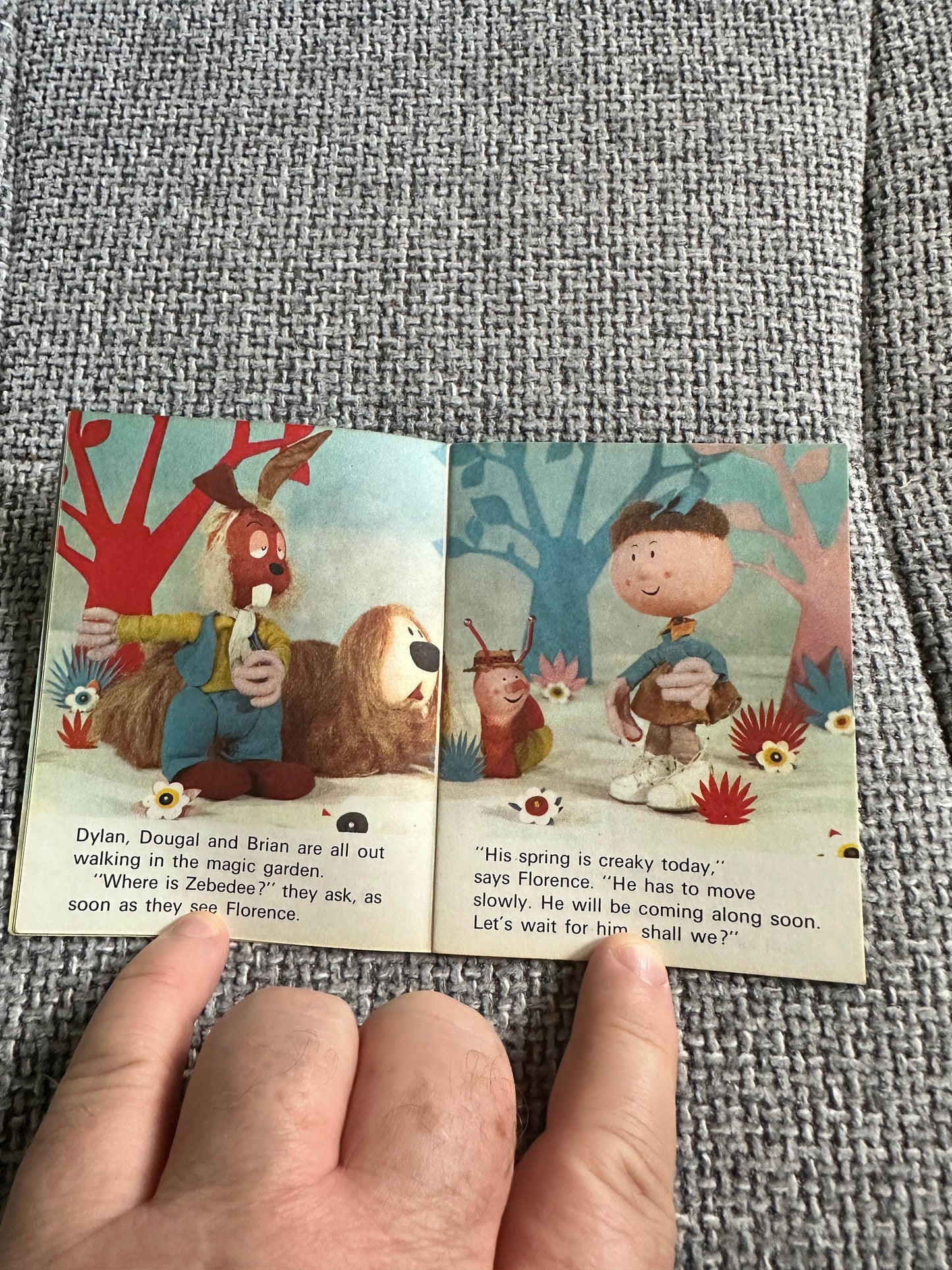 1968 Dougal’s Sugar Castle Magic Roundabout Mini Book(Odhams Ltd) - Honeyburn Books (UK)