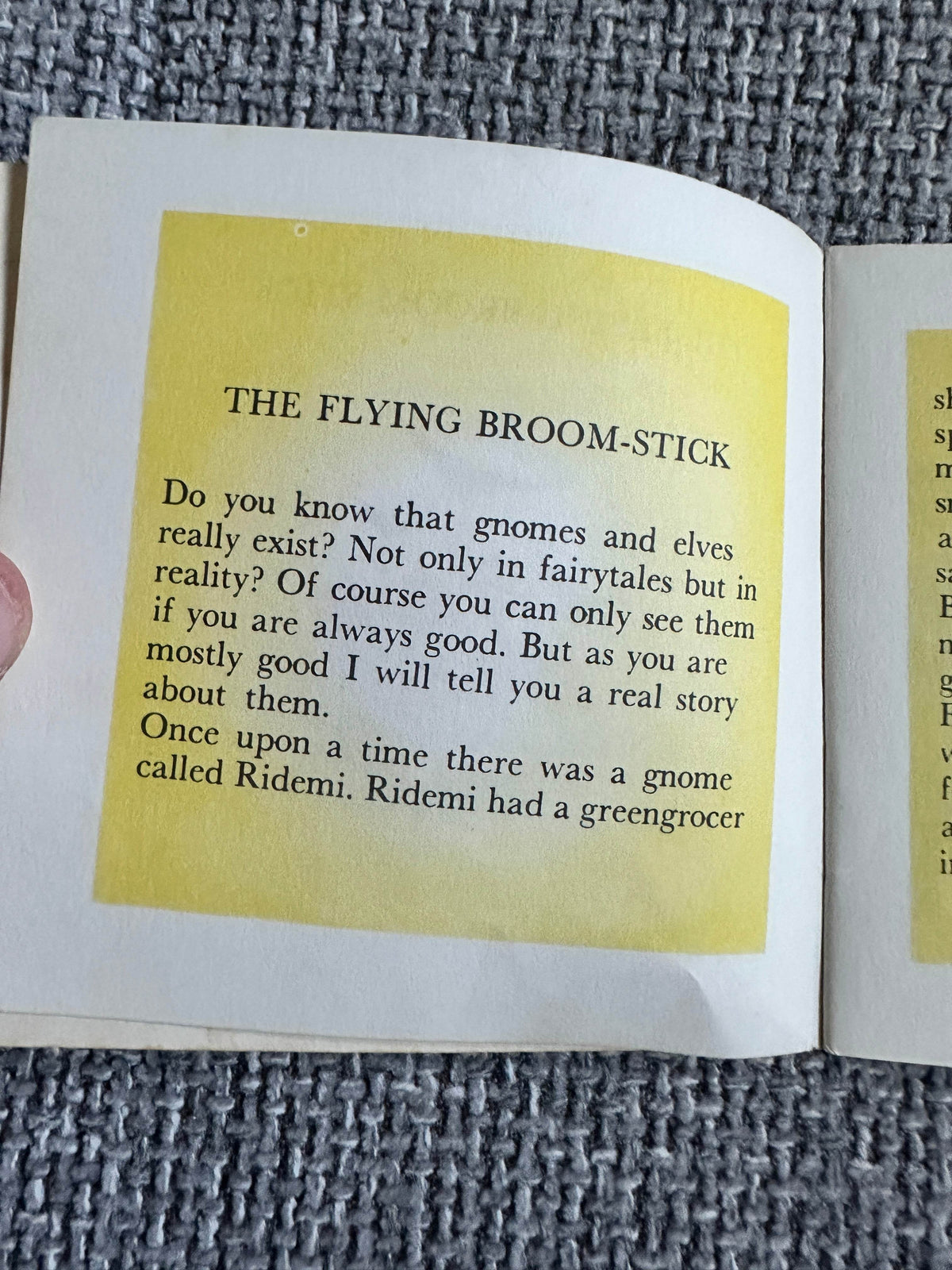 1950’s The Flying Broom-Stick A Mini Book(Brown Watson) - Honeyburn Books (UK)