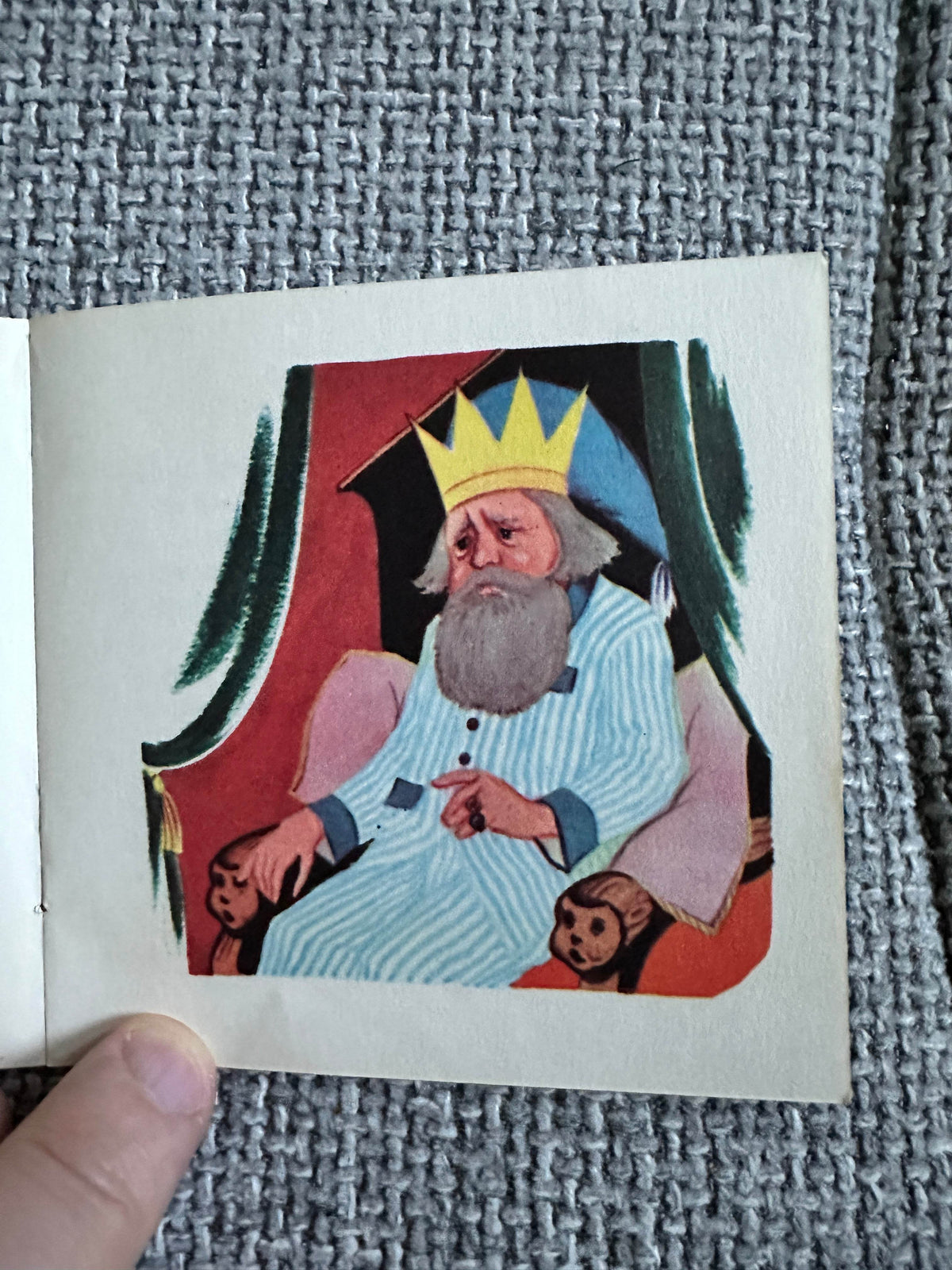 1950’s The Flying Broom-Stick A Mini Book(Brown Watson) - Honeyburn Books (UK)